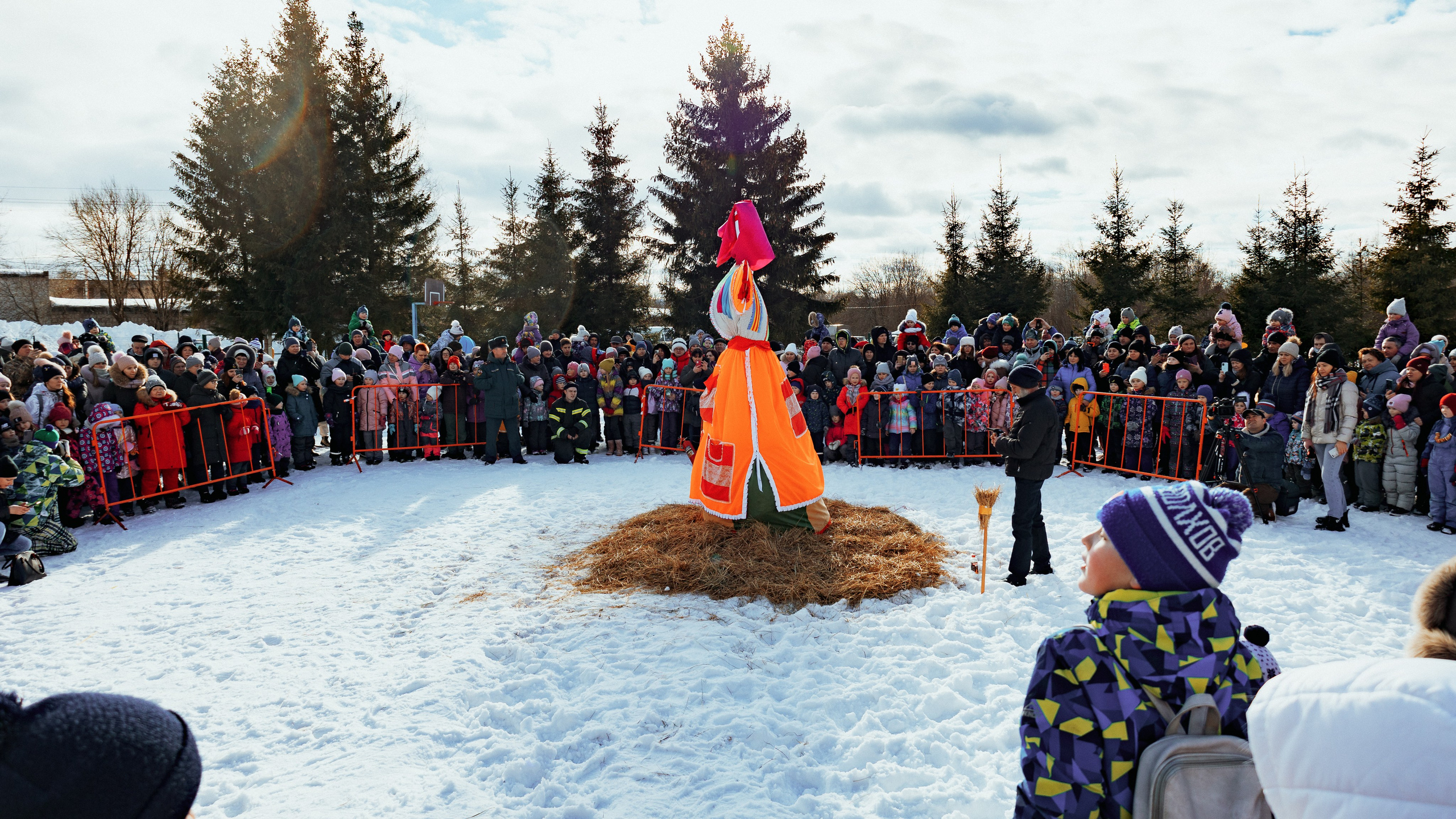 Масленица в 2022 году. Свадебный и семейный фотограф в г. Волхов Алексей Кочерыжкин