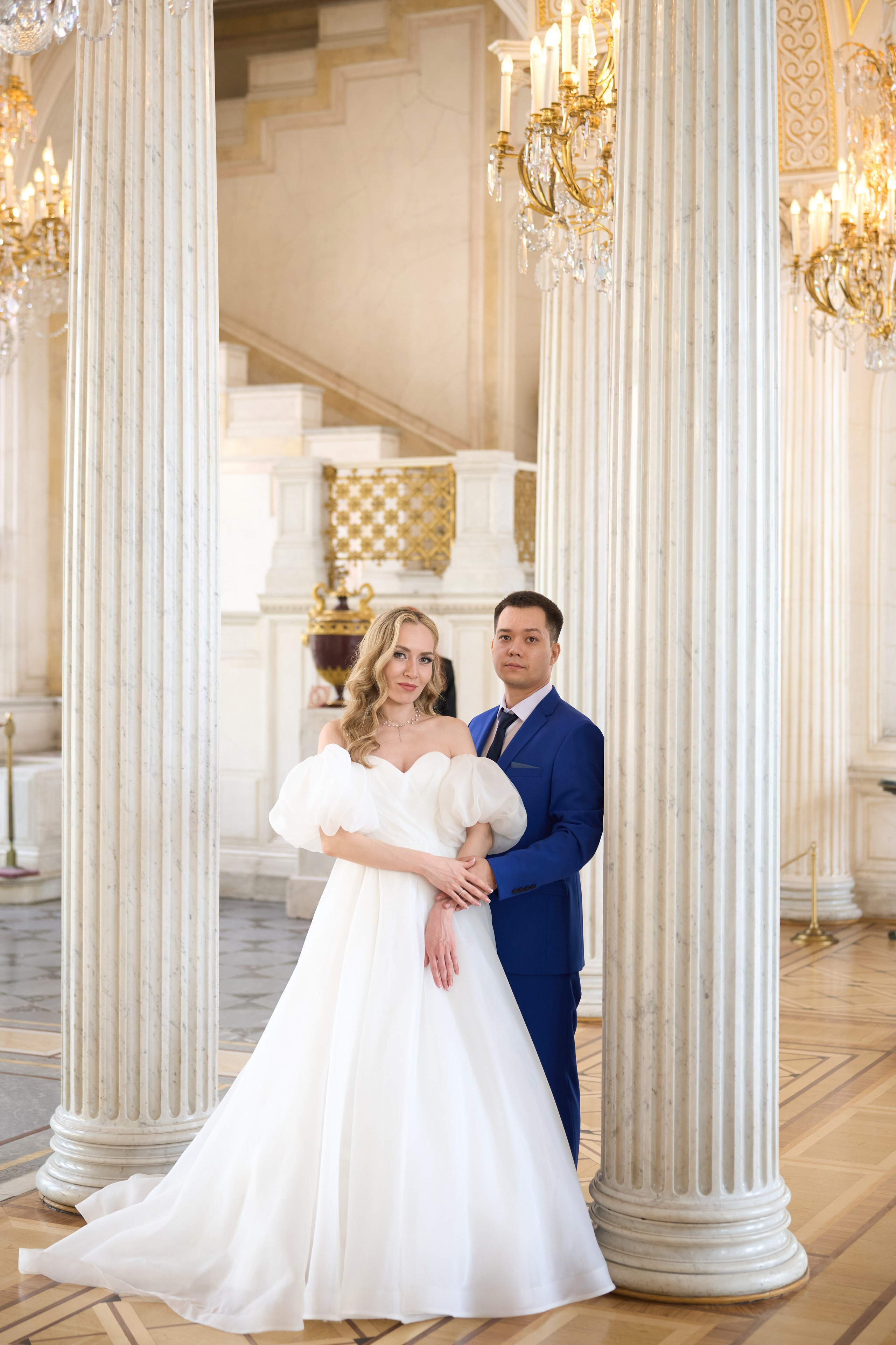 Свадебная фотосессия для пары в Эрмитаже – фотограф на свадьбу в Санкт-Петербурге