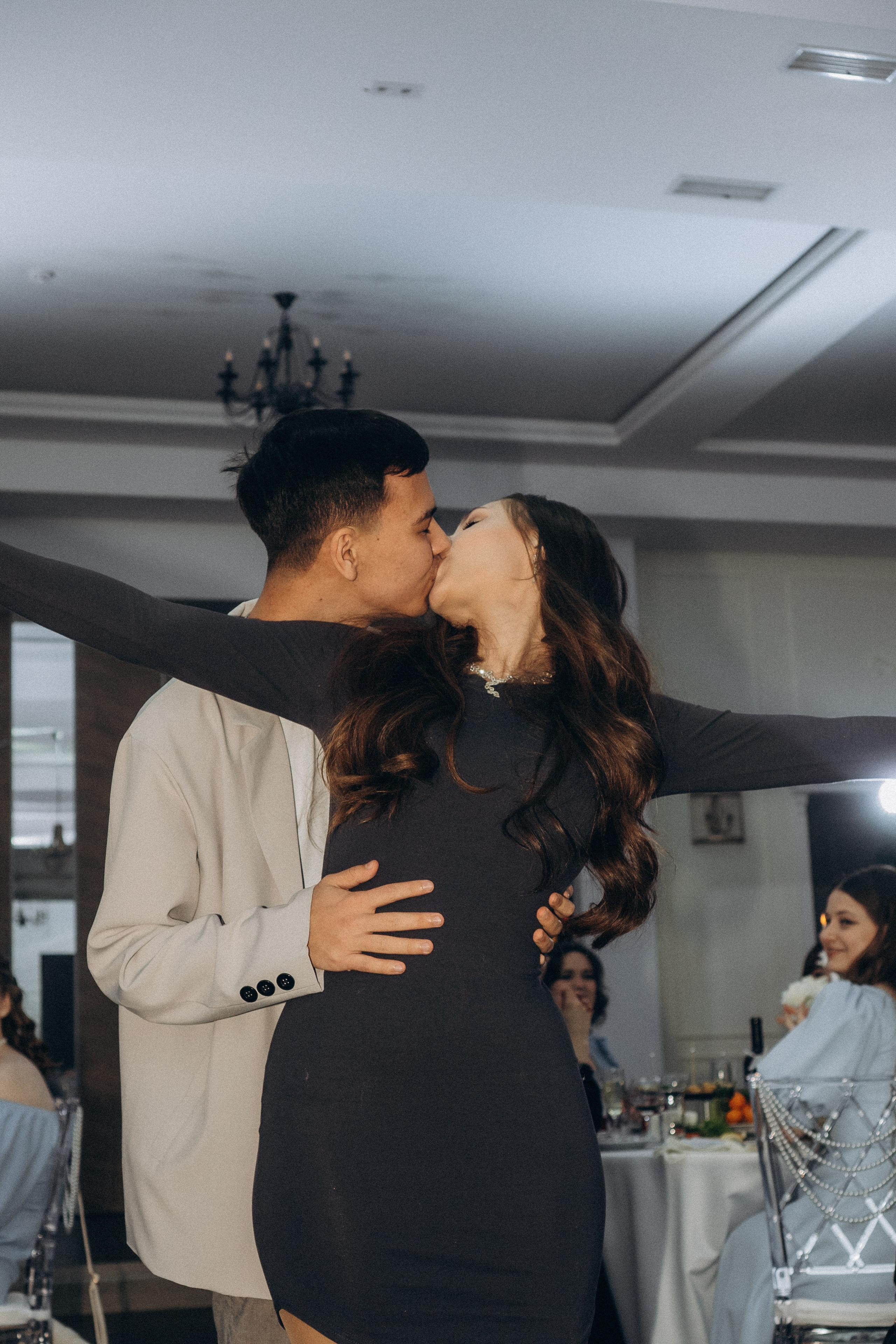 СВАДЕБНАЯ СЬЕМКА СБОРОВ В ОТЕЛЕ И ВЫЕЗД НА ЦЕРЕМОНИЮ (СНЯТО В СИБИРЕ В НИЖНЕВАРТОВСКЕ). Профессиональный фотограф, Санкт-Петербург — Виктория Богомолова