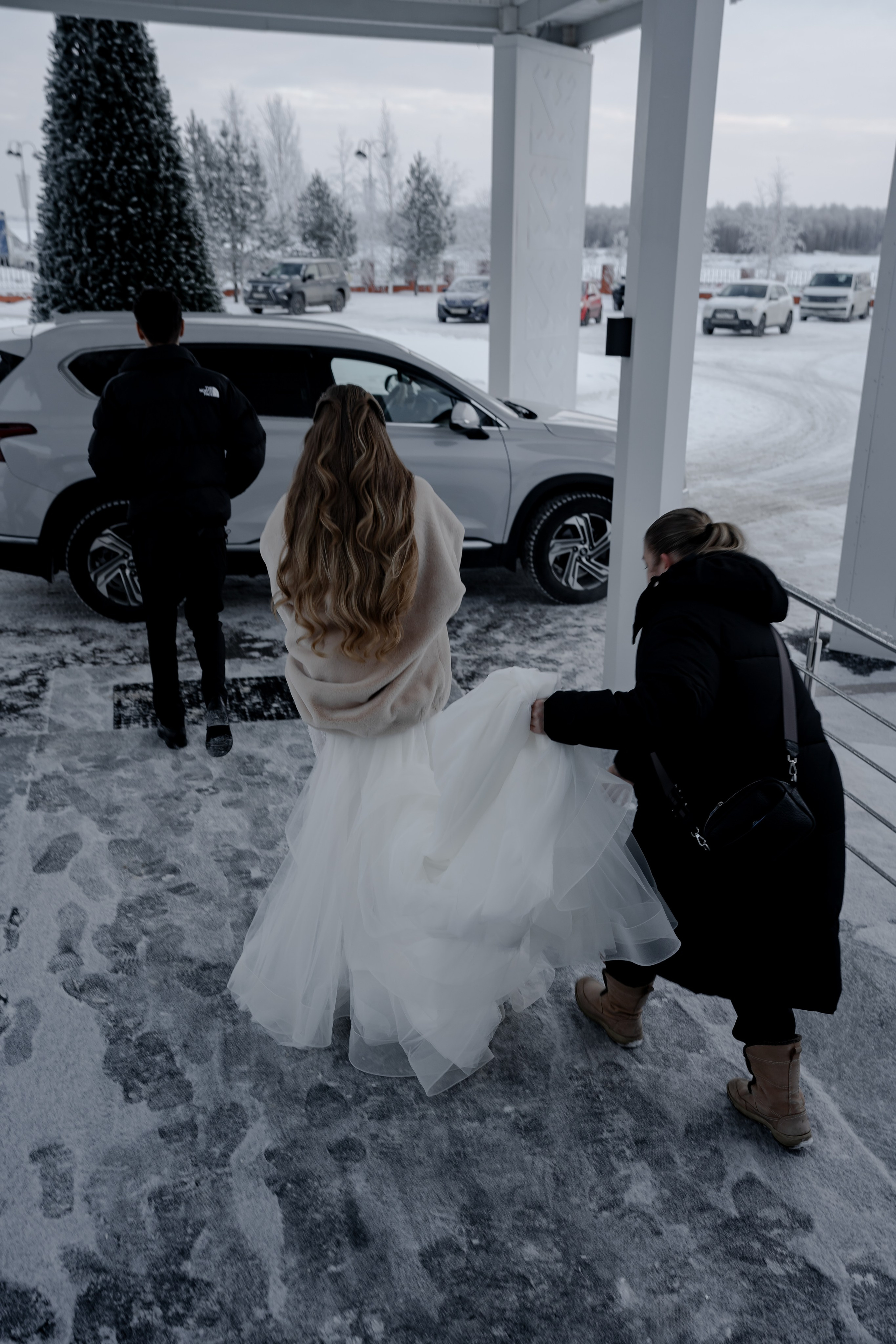 СВАДЕБНАЯ СЬЕМКА СБОРОВ В ОТЕЛЕ И ВЫЕЗД НА ЦЕРЕМОНИЮ (СНЯТО В СИБИРЕ В НИЖНЕВАРТОВСКЕ)М. Профессиональный фотограф, Санкт-Петербург — Виктория Богомолова