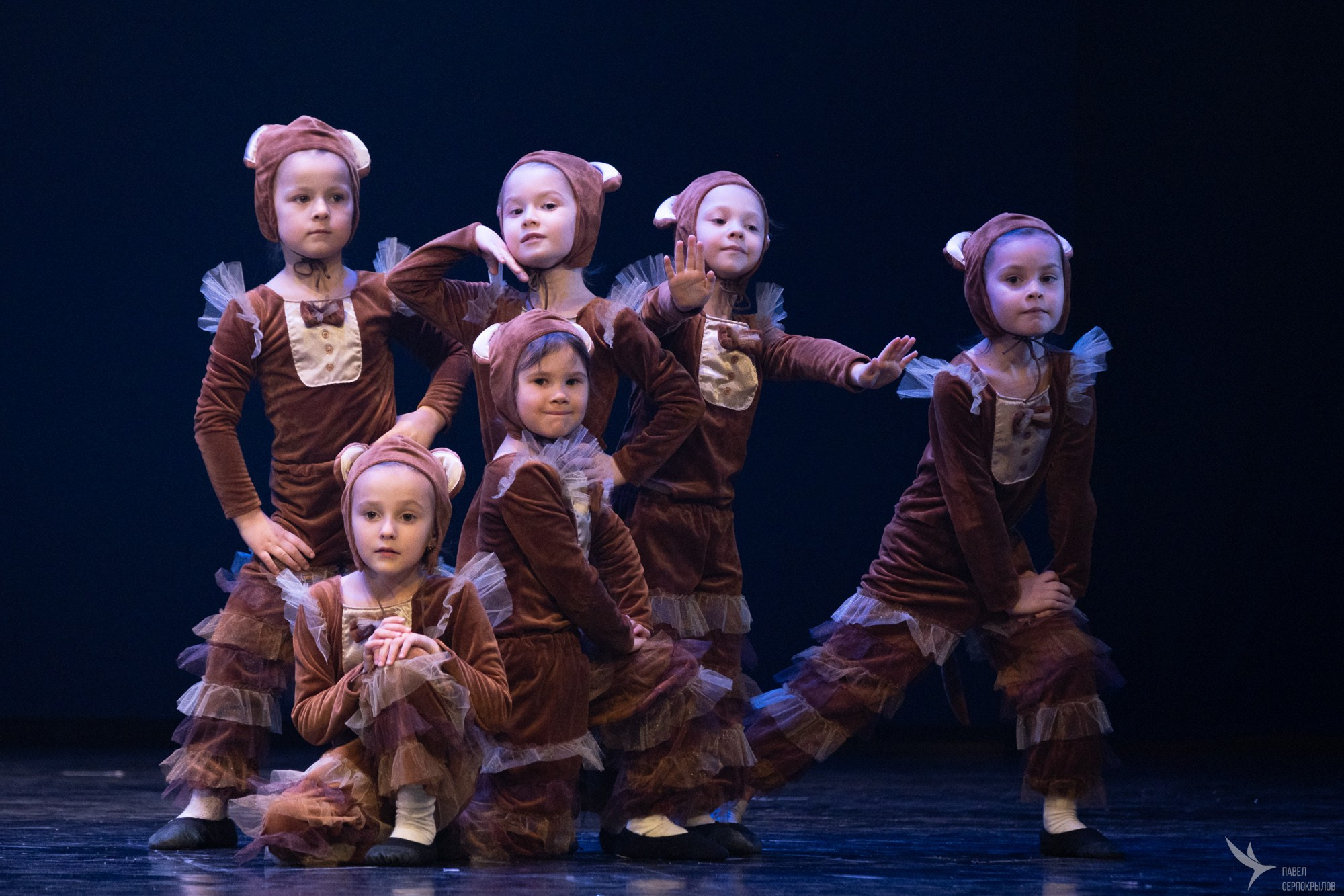 Отчетный концерт студии танца «ШАГ». Репортажный фотограф в Казани Павел Серпокрылов