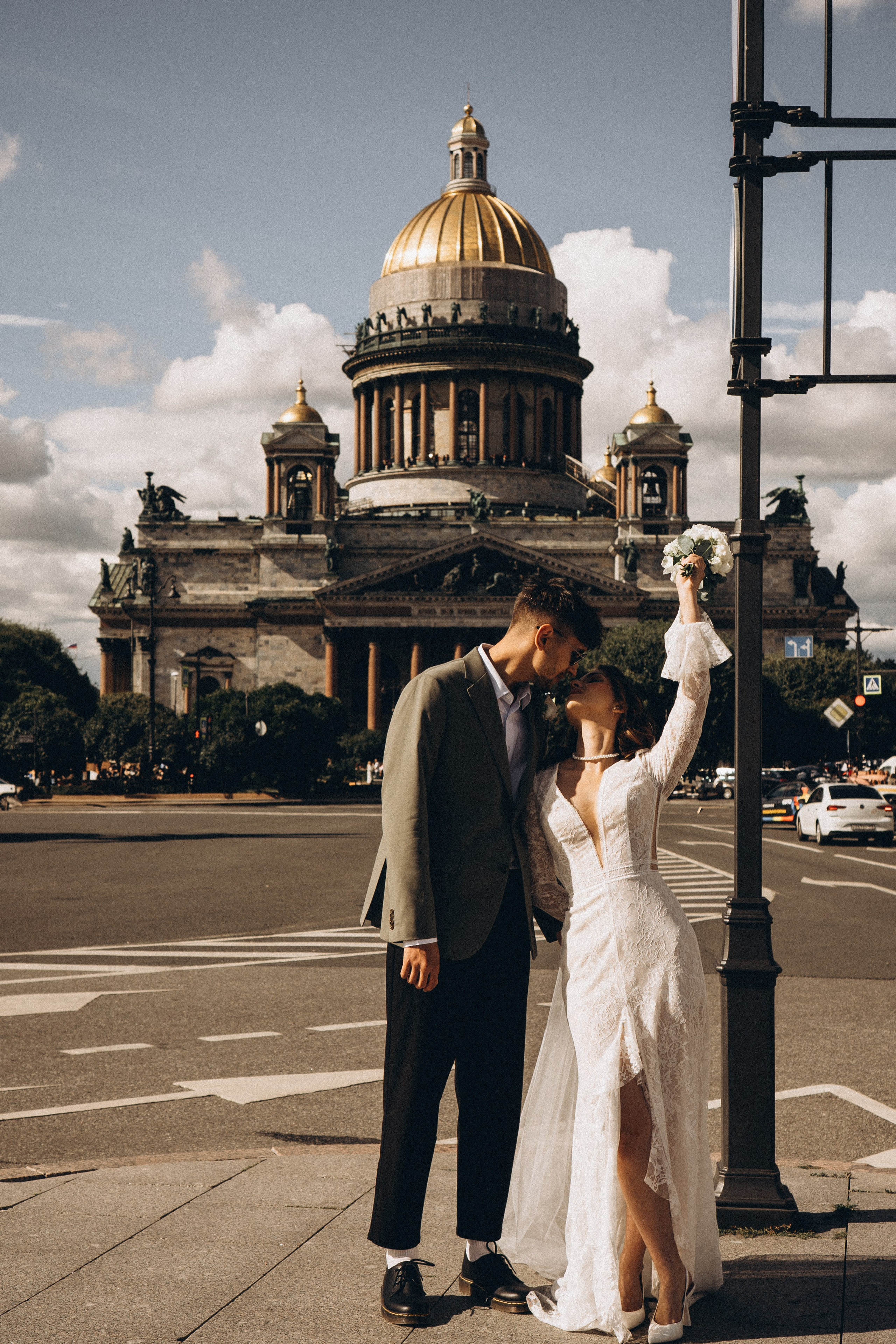 СВАДЕБНАЯ ПРОГУЛКА ВОЗЕ ИСАИКЕВСКОГО СОБОРА АСТОРИИ И ЗАКОНОДАЛЕТНОГО СОБРАНИЯ. Профессиональный фотограф, Санкт-Петербург — Виктория Богомолова