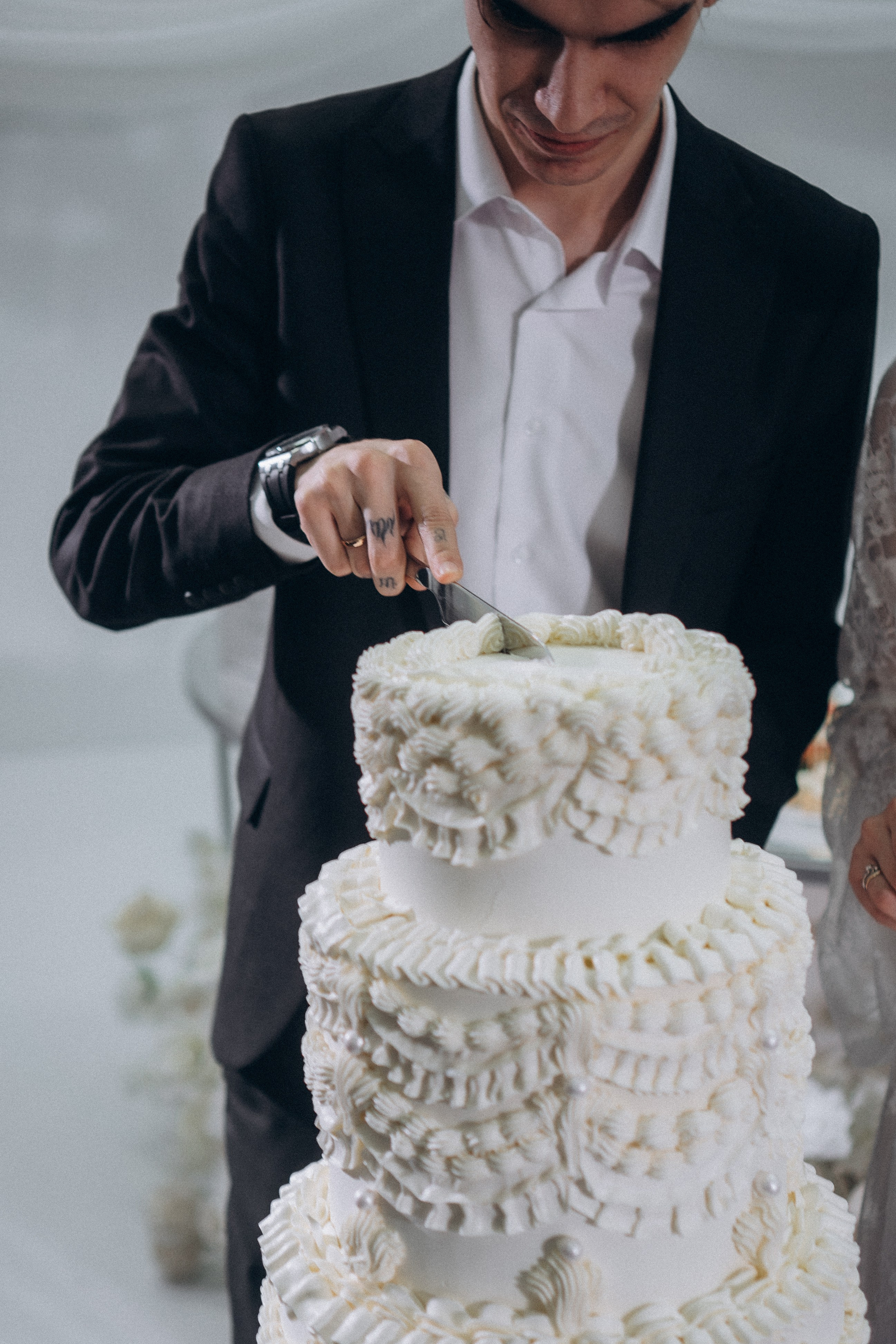 СВАДЕБНАЯ СЬЕМКА СБОРОВ В ОТЕЛЕ И ВЫЕЗД НА ЦЕРЕМОНИЮ (СНЯТО В СИБИРЕ В НИЖНЕВАРТОВСКЕ). Профессиональный фотограф, Санкт-Петербург — Виктория Богомолова