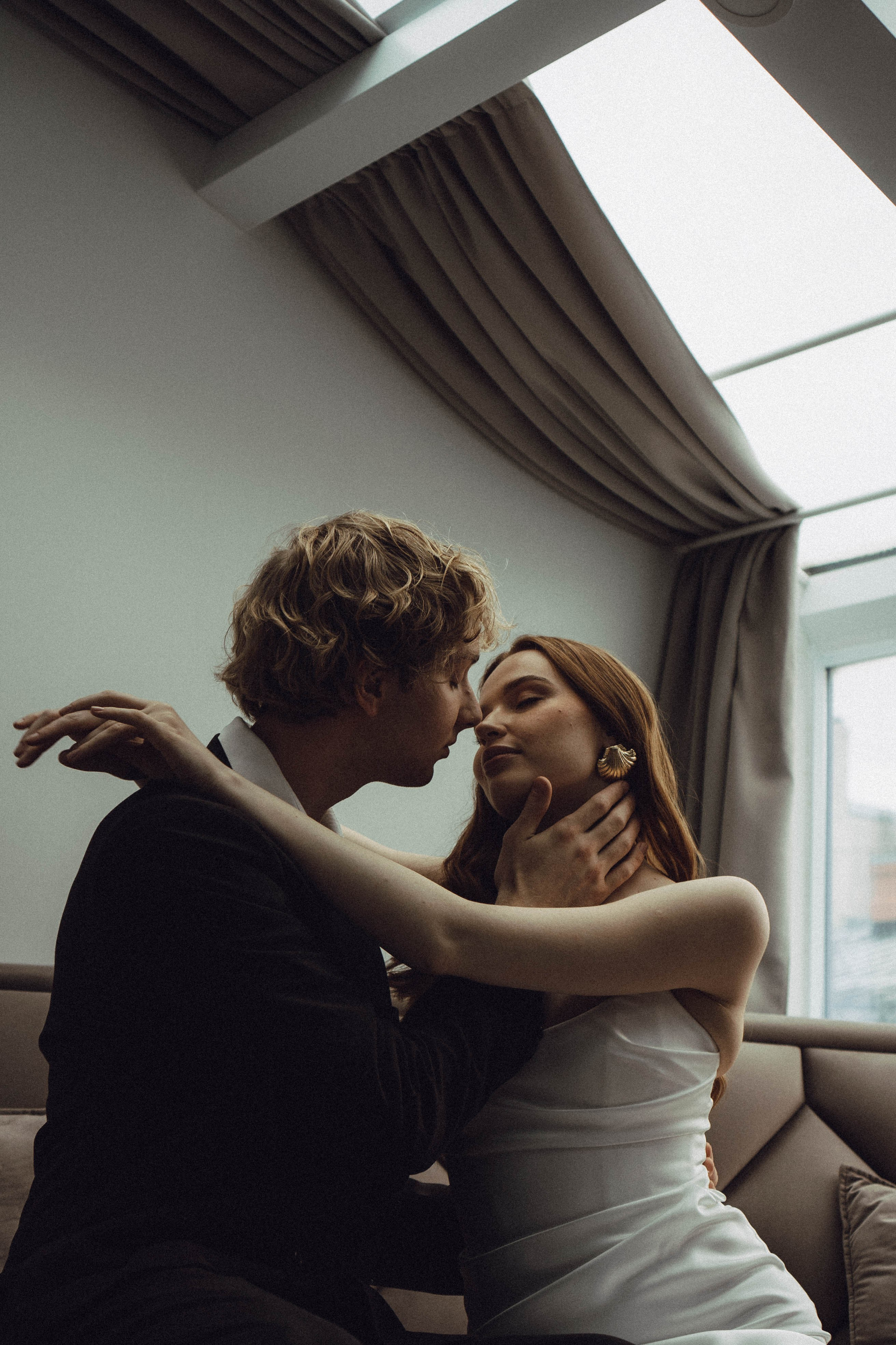 СВАДЕБНАЯ СЬЕМКА В ОТЕЛЕ. СБОРЫ ЖЕНИХА И НЕВЕСТЫ И ТАКЖЕ ТОР И ПОДГОТОВКА К ПРОГУЛКЕ. Профессиональный фотограф, Санкт-Петербург — Виктория Богомолова