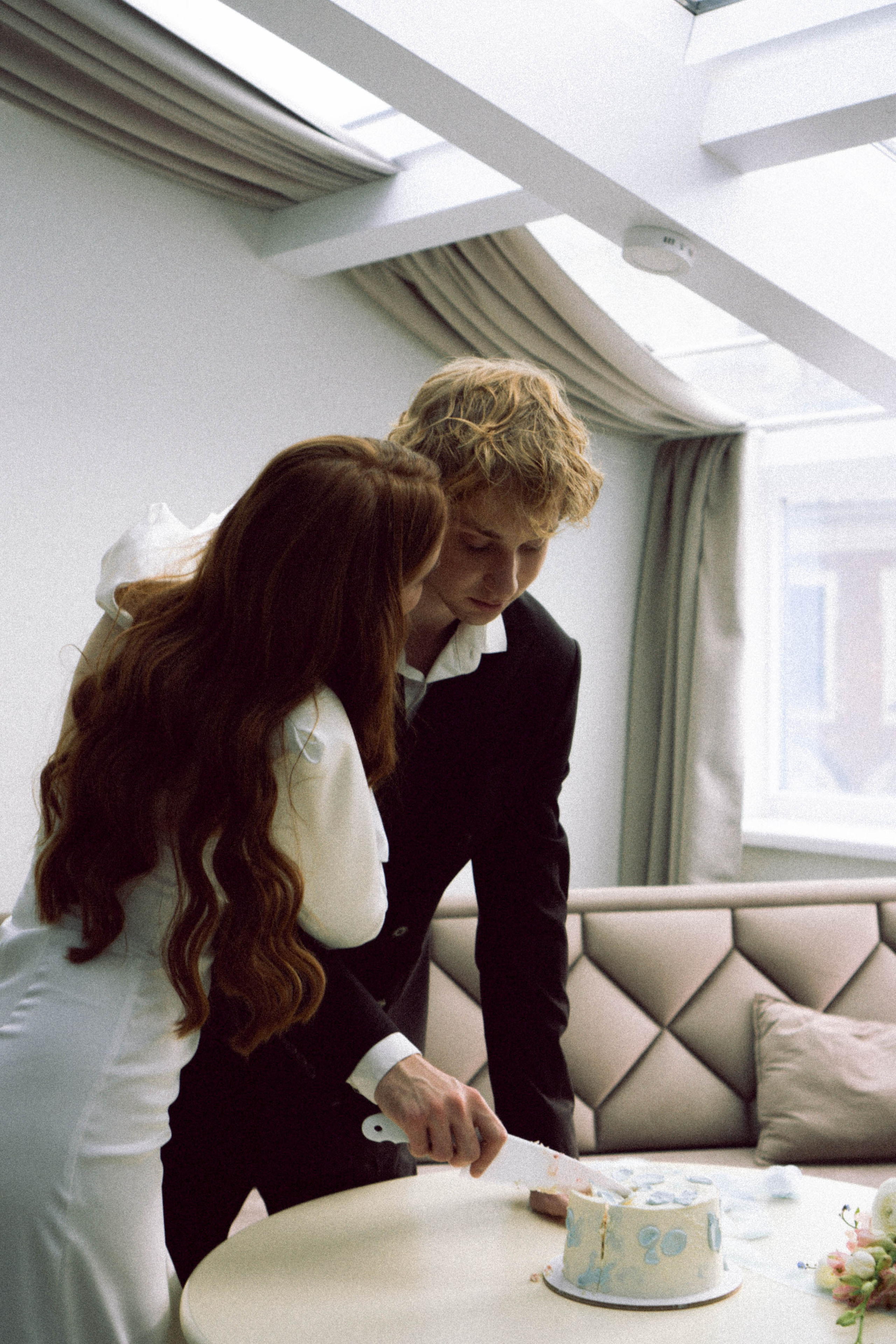 СВАДЕБНАЯ СЬЕМКА В ОТЕЛЕ. СБОРЫ ЖЕНИХА И НЕВЕСТЫ И ТАКЖЕ ТОР И ПОДГОТОВКА К ПРОГУЛКЕ. Профессиональный фотограф, Санкт-Петербург — Виктория Богомолова