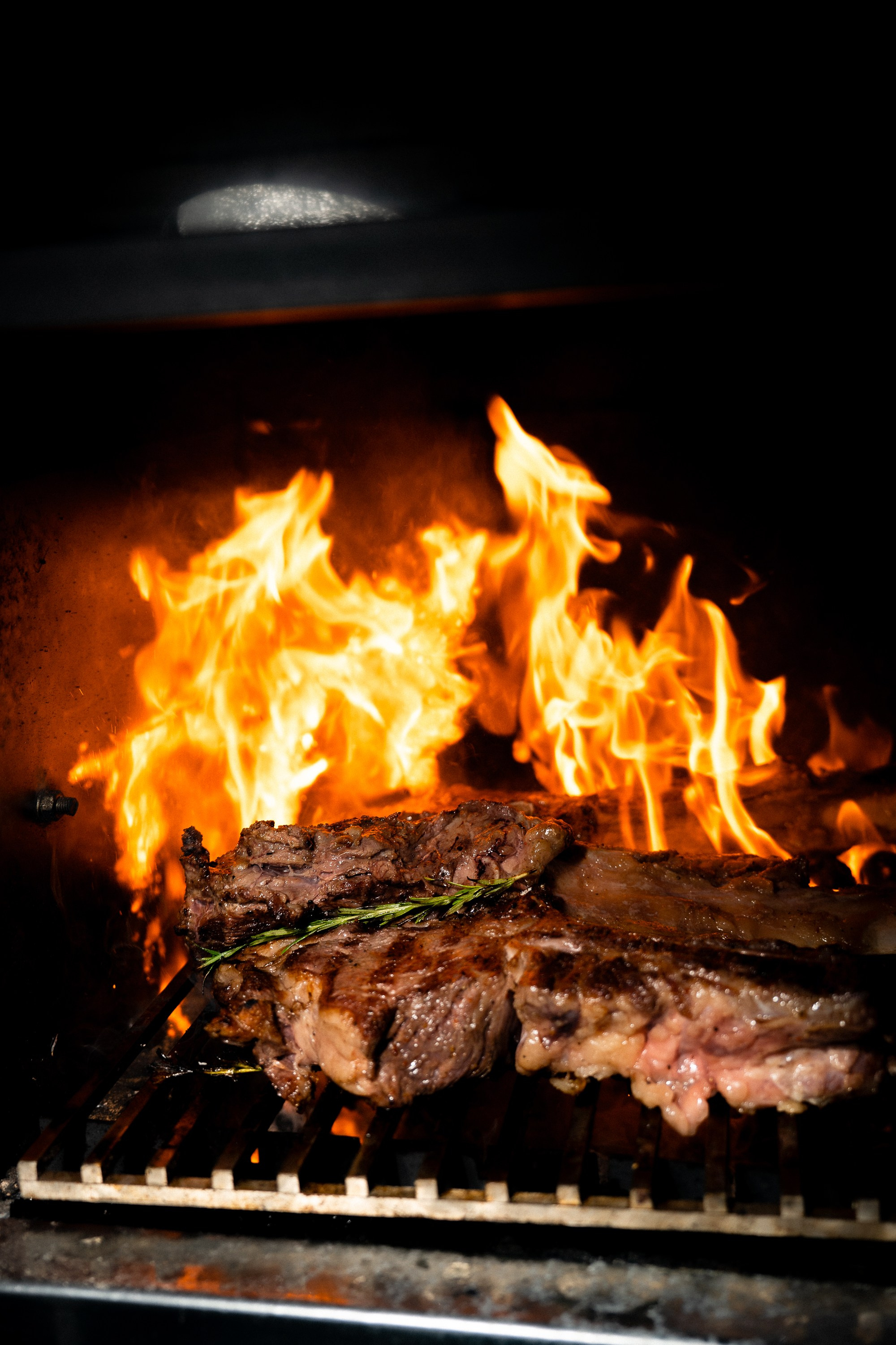 ЕДА И НАПИТКИ. Женский портрет