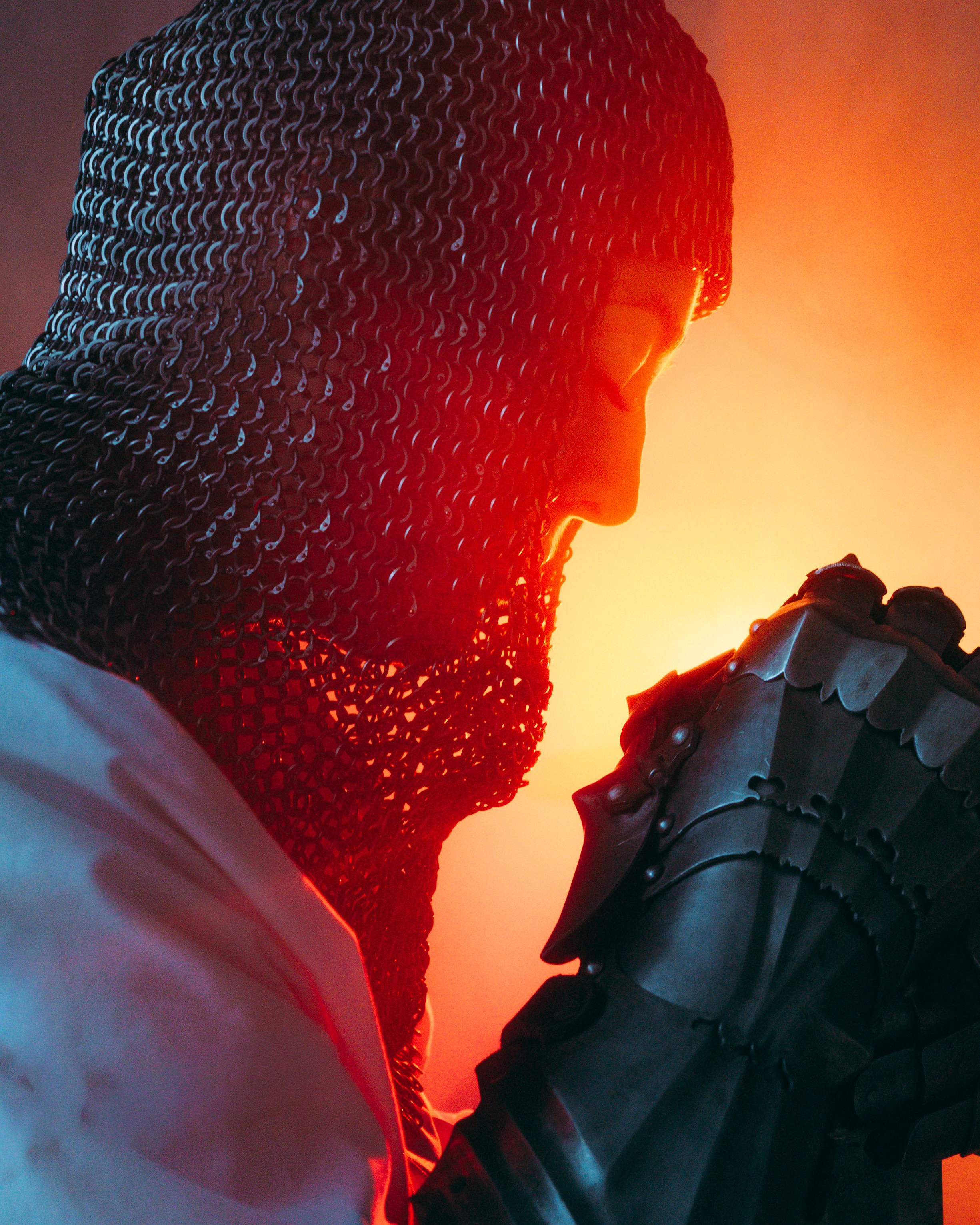 Женская психологическая съёмка в студии. Фотоведьма Дарья Нечинская