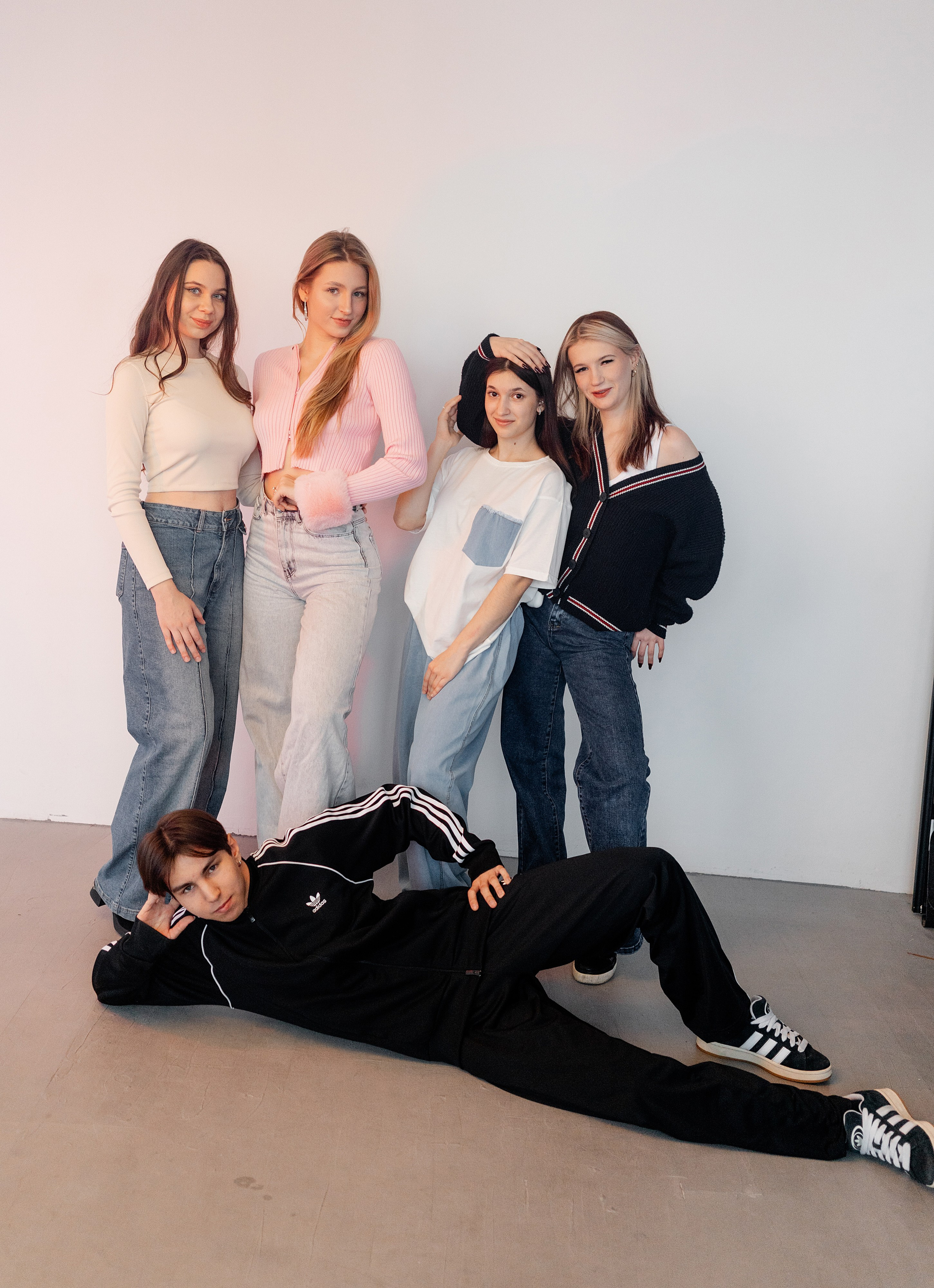 11 класс Студия. Фотограф Софья Володкина