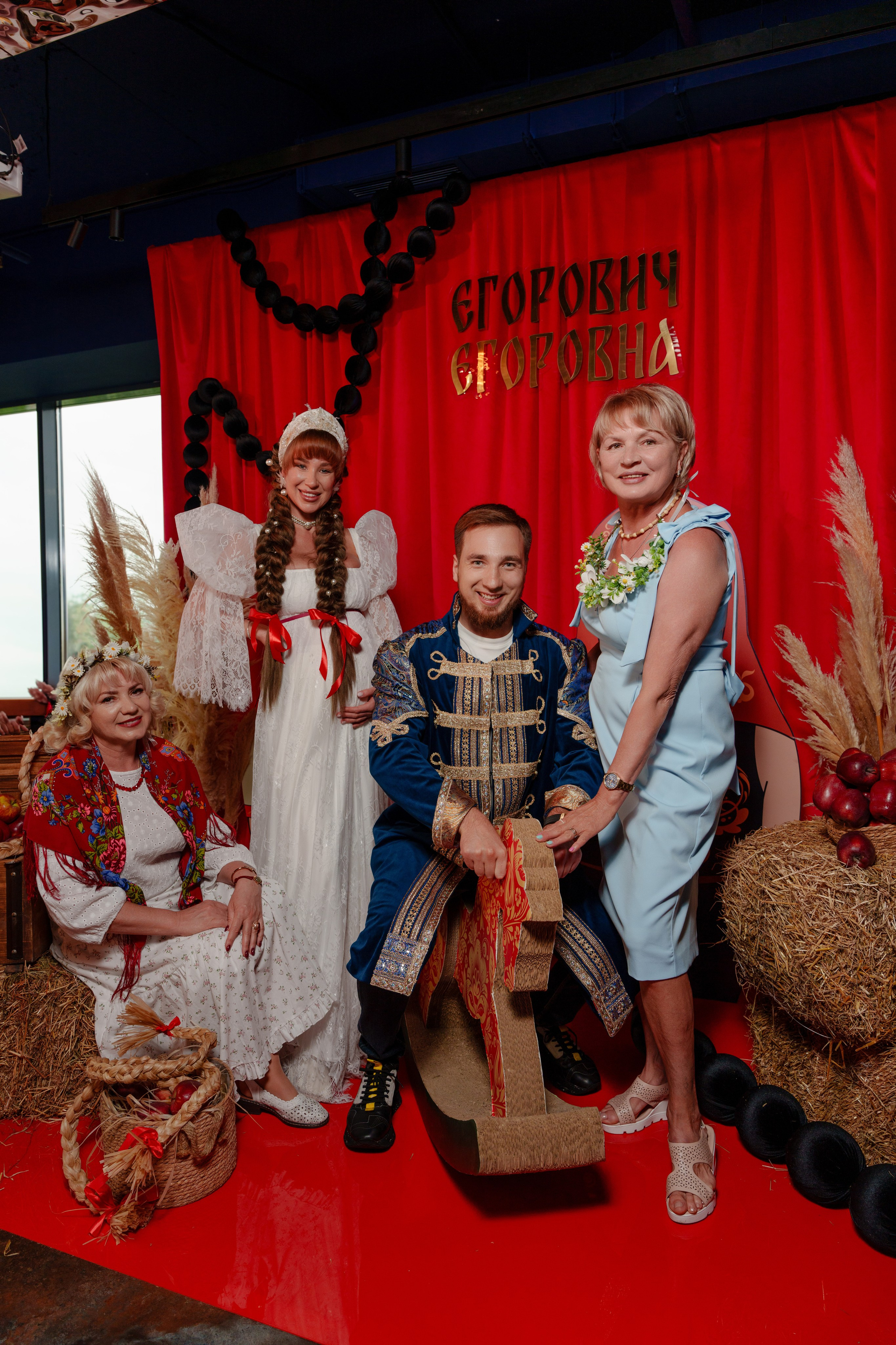 Репортажный фотограф на гендер пати в славянском стиле в Москве. Репортажный фотограф Москва Сергей Дружинин