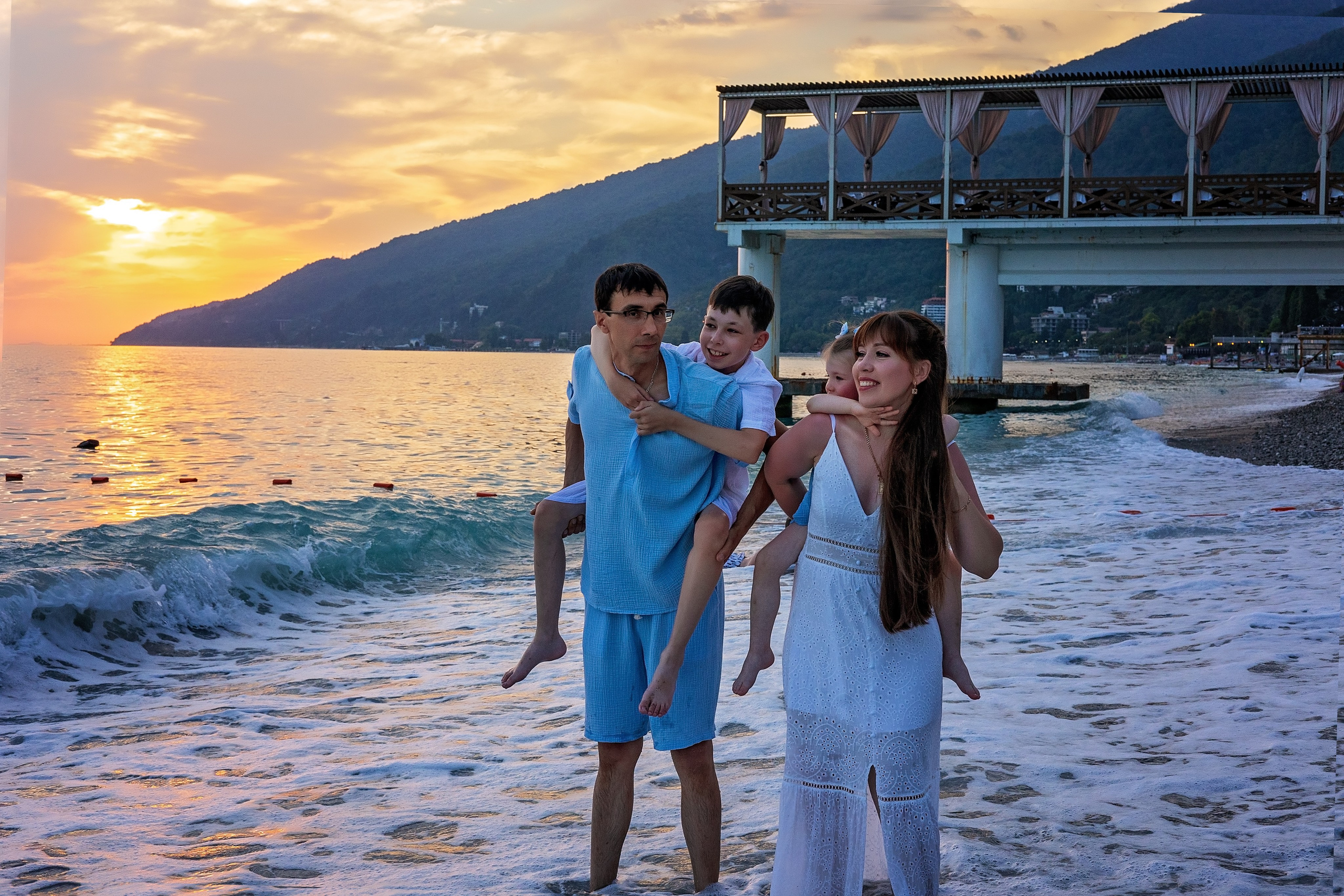 Отдых в Гагре. Свадебный и семейный фотограф в Абхазии Эля Цишба