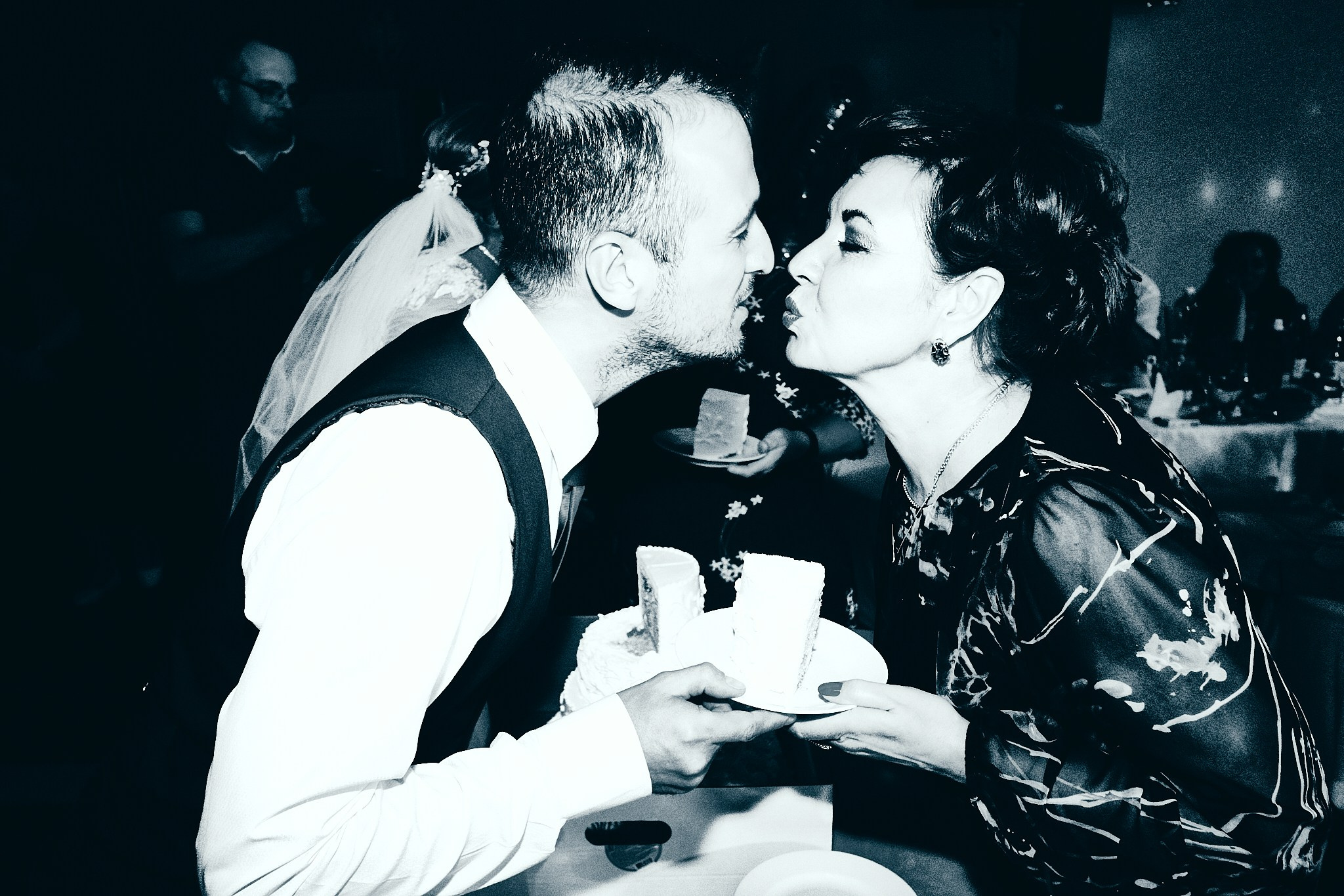 Свадьбы. Привет! Меня зовут Слава Кравец, я репортажный фотограф в Московском регионе