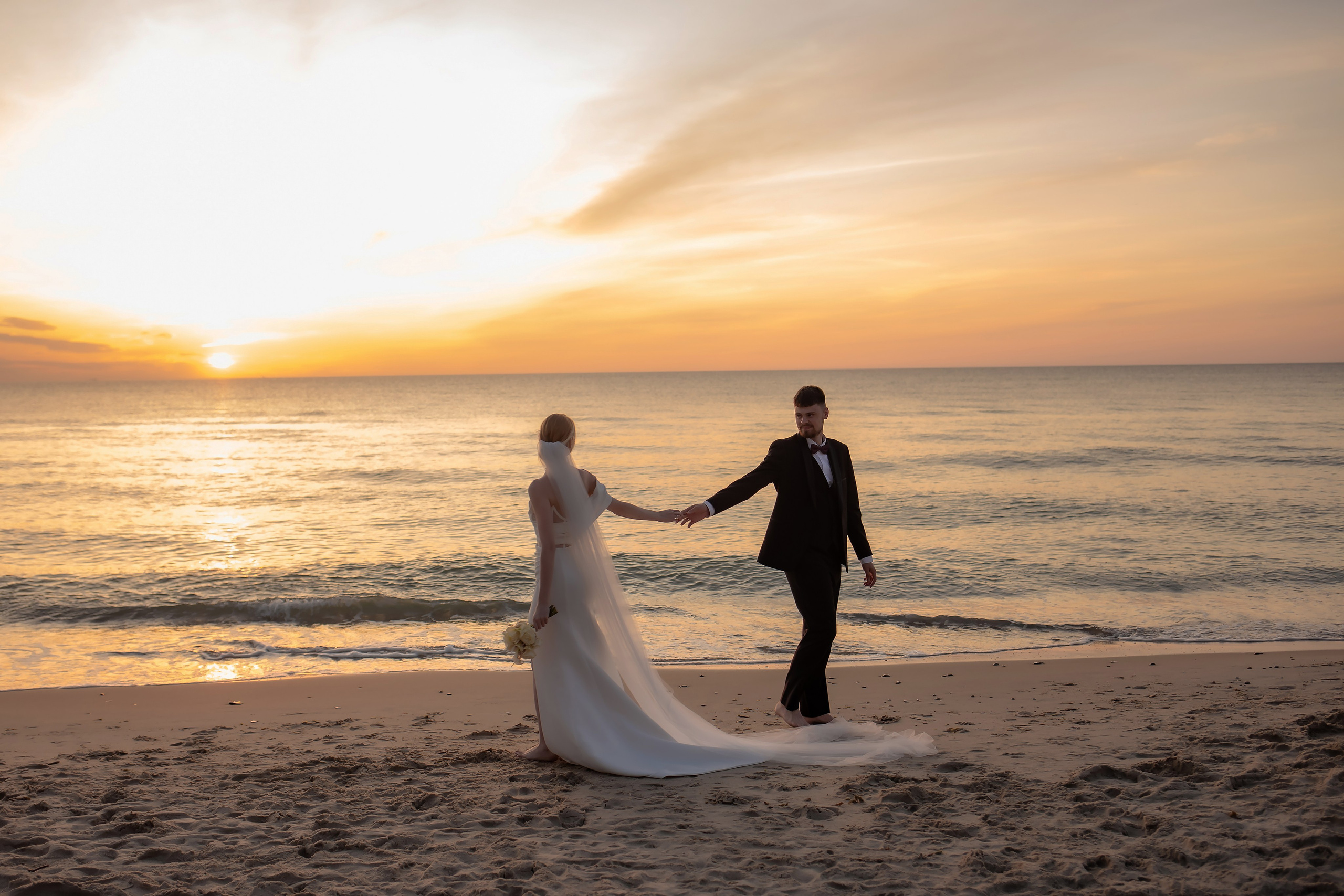 Александра и Влад. На закате. Фотограф в Калининграде Решетникова Алина