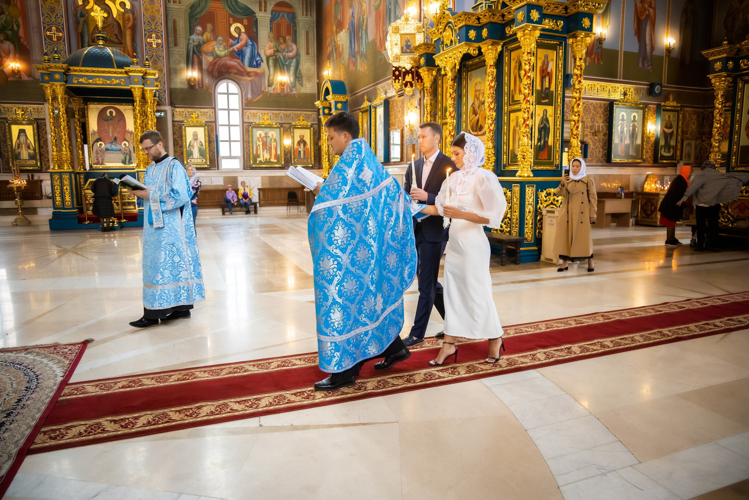 В Храме. Семейный и Свадебный фотограф в Астане Александр Астапов