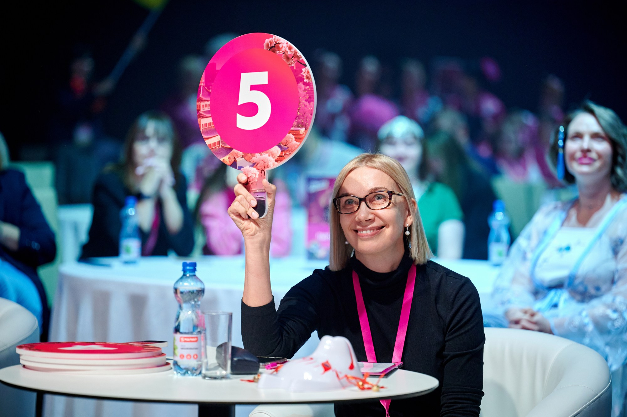 Магнит Косметик — конкурс «Золотой Магазин». Мезенцев Евгений фотограф