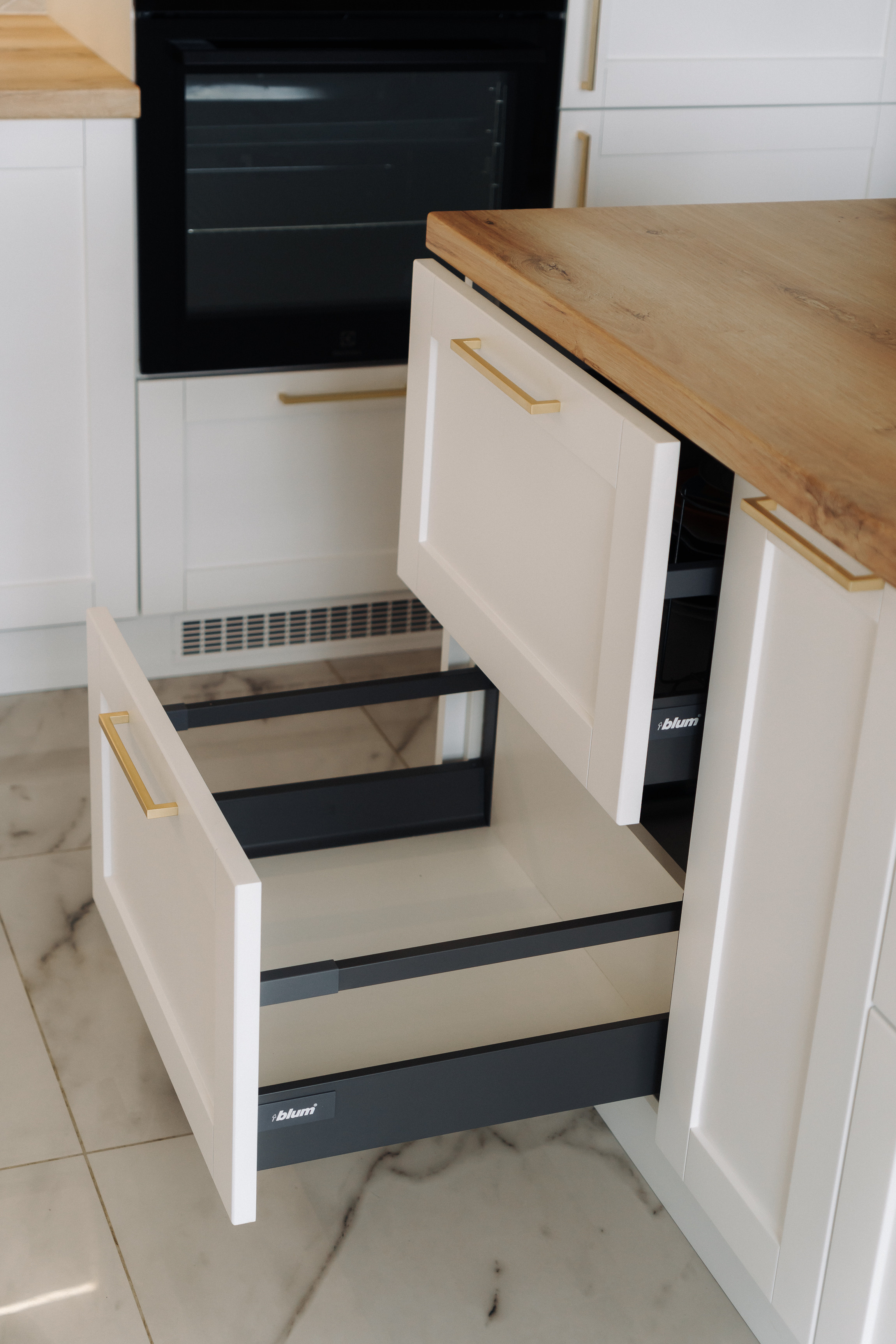 Контент для мебельных фабрик. Юлия Тайцай фотограф, Анатолий Тайцай видеограф