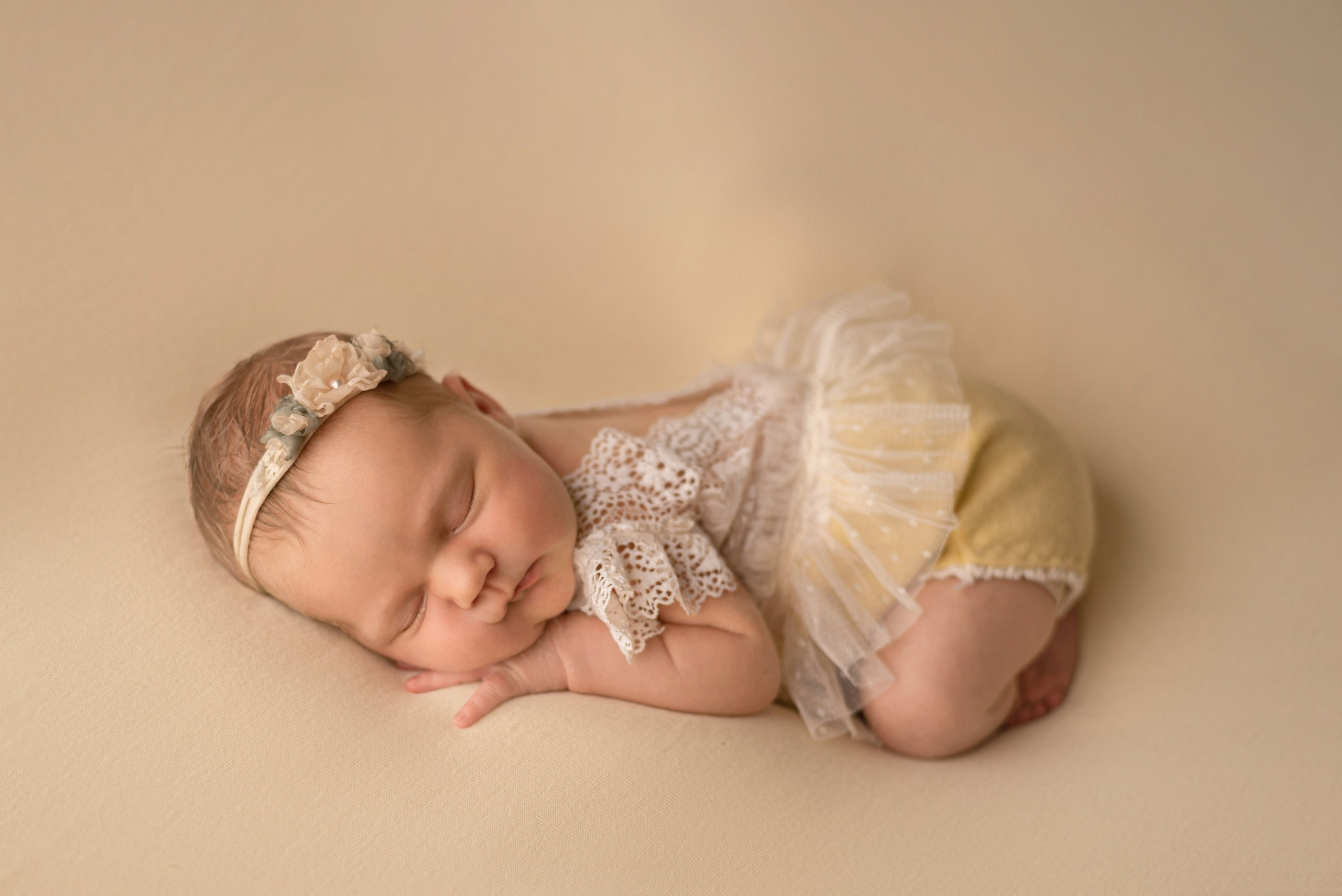 Photos of newborn babies. Photographer of newborns and children up to a year in Montenegro