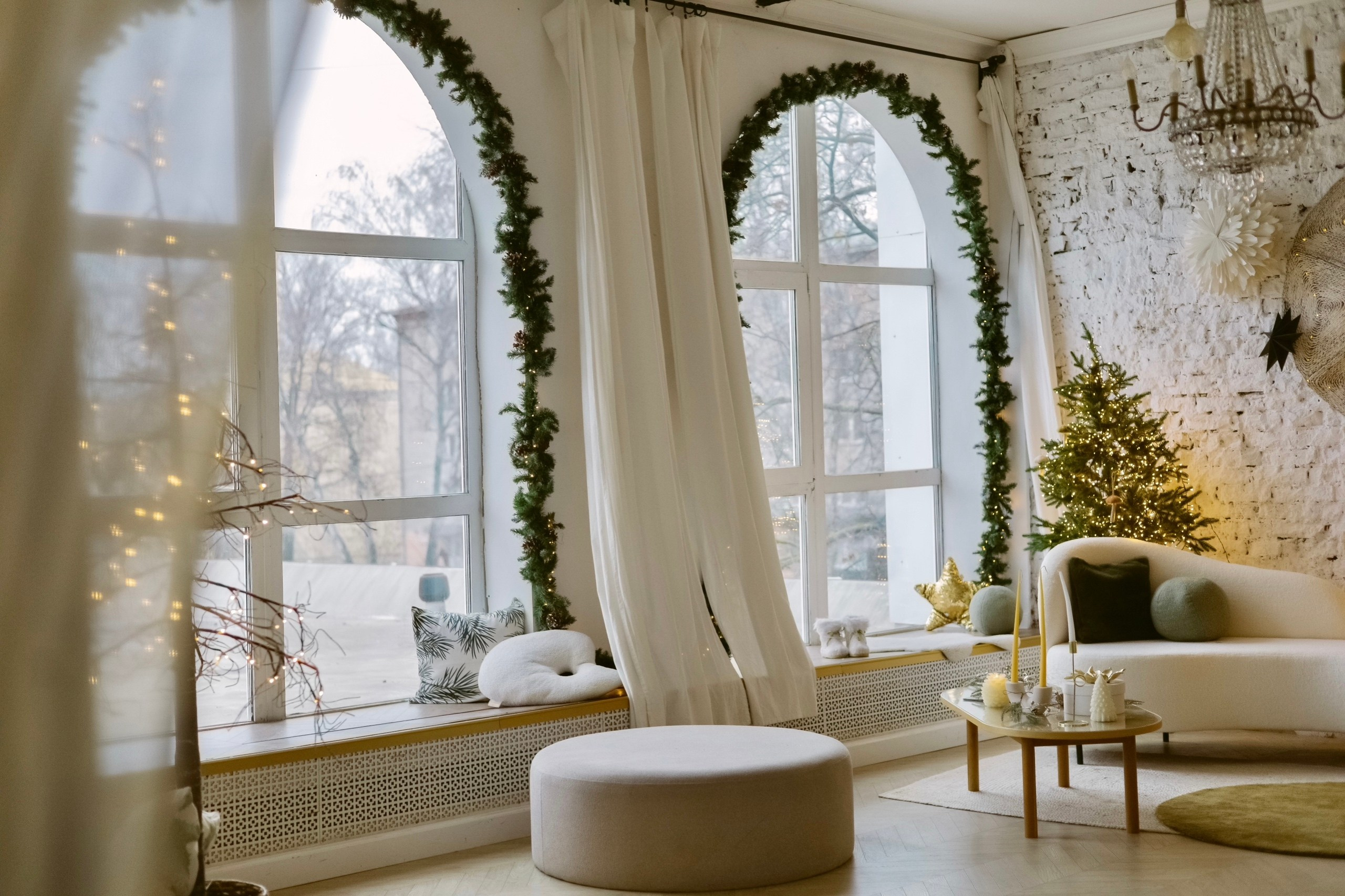 Фотостудия AKZ ул Коммунаров 236 оф 221 Стоимость аренды Будни- 2.200 тр час Выходные, праздничные -2.700 тр Будни второй час -50%. Свадебный и семейный фотограф в Ижевске