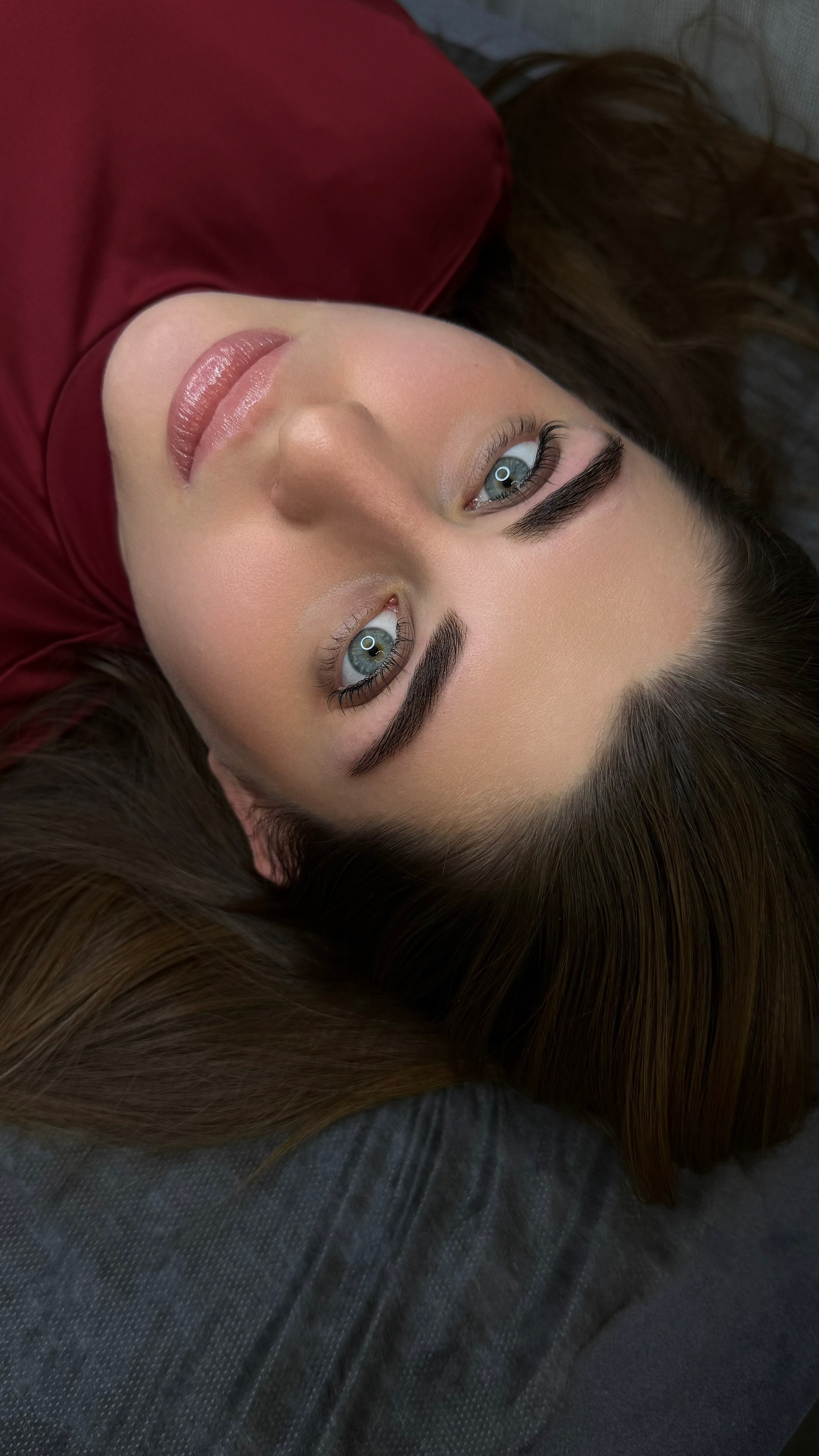 Ресницы. Студия визажистов, стилистов по прическам, бровистов и мастеров по ресницам