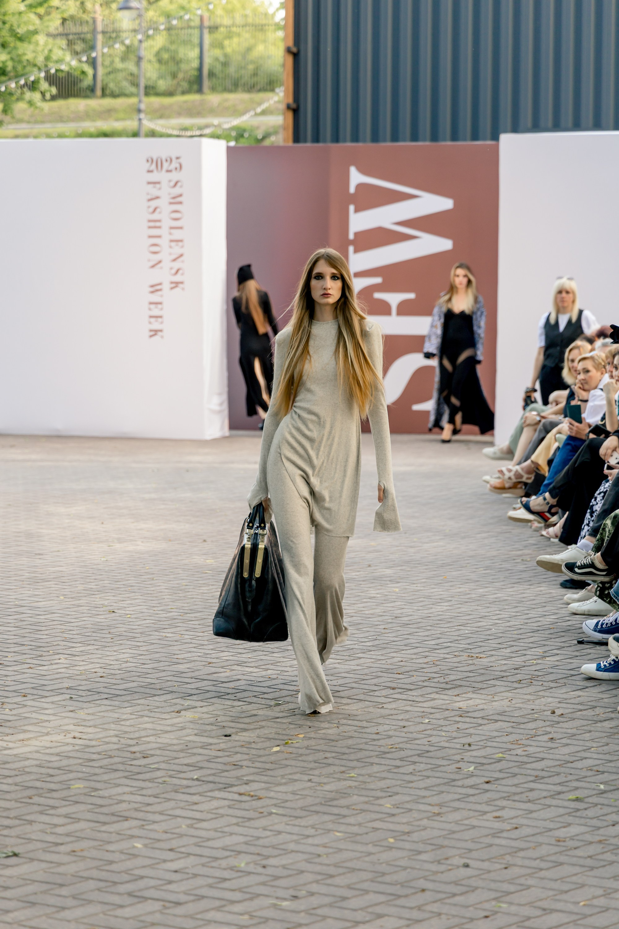 Smolensk Fashion Week 2025_показы_ДЕНЬ 1_ВЕЧЕРНИЙ ПОКАЗ_19:00. Главная