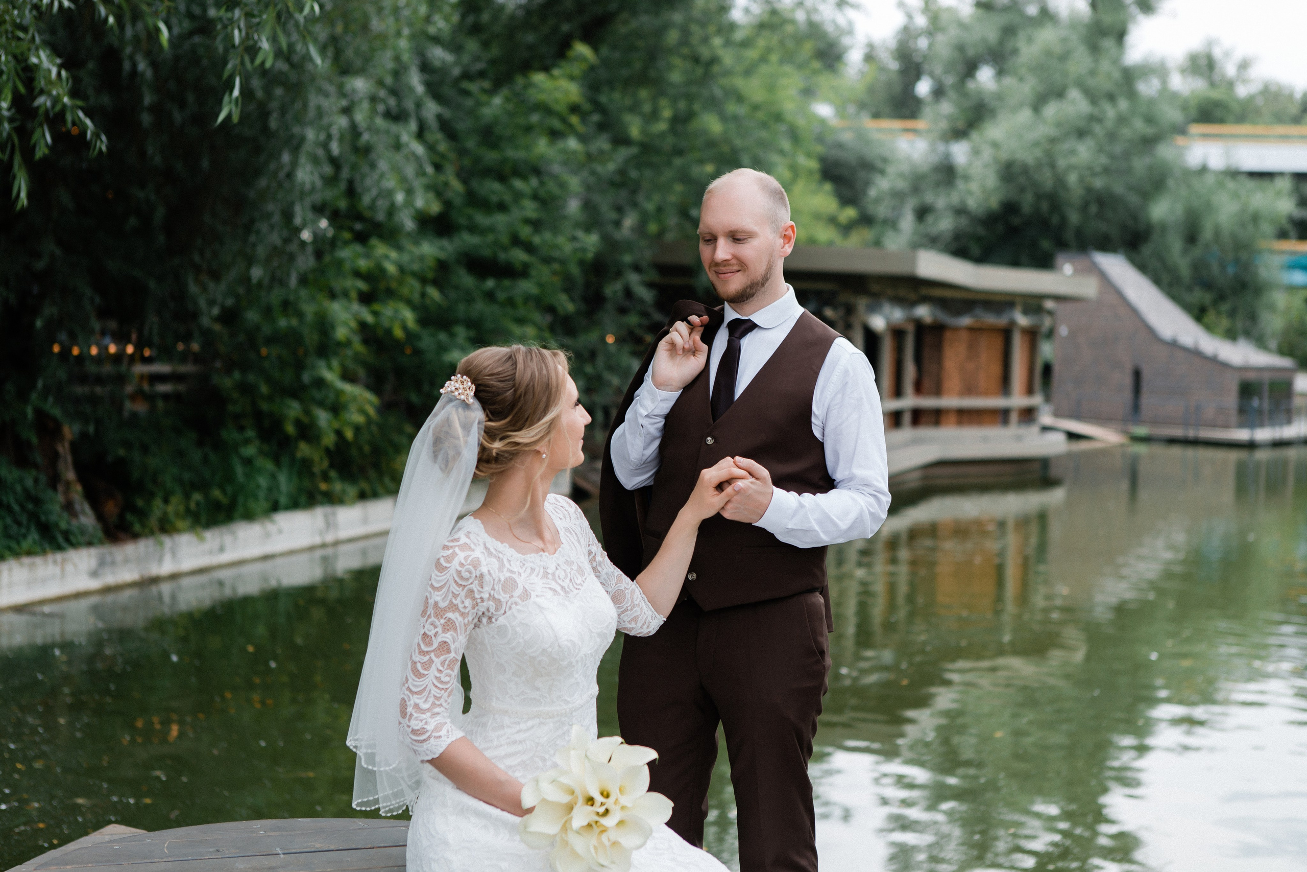 Свадебная фотосессия Сергея и Елены. Наш свадебный день. Видеосъемка и фотосъемка свадеб. Фотограф и оператор на свадьбу. Видеосъемка подкастов, собственная видео-фотостудии. Предметная фотосъемка