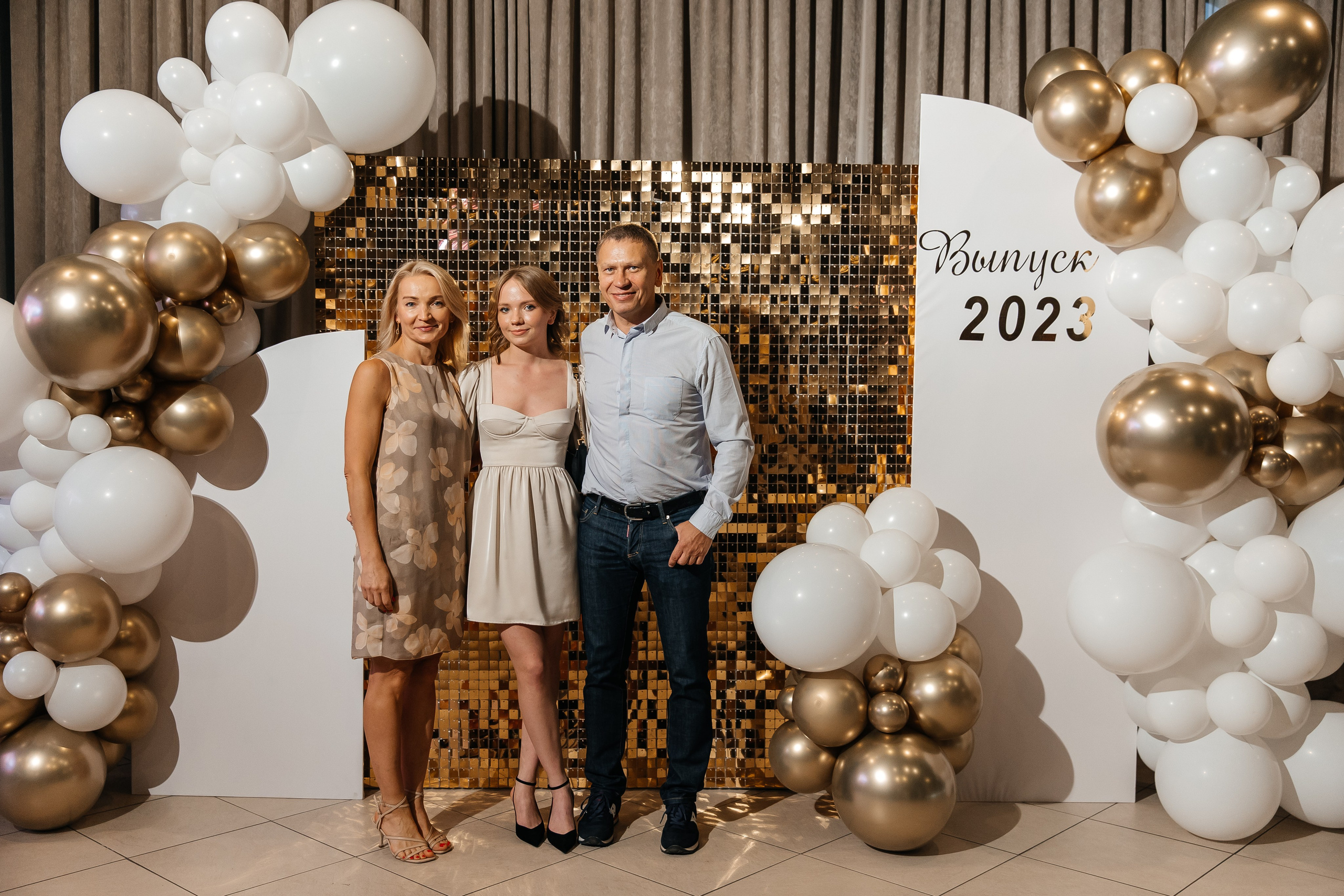 2023-06-23 Выпускной МБОУ СОШ № 10. Фотограф в Красноярске