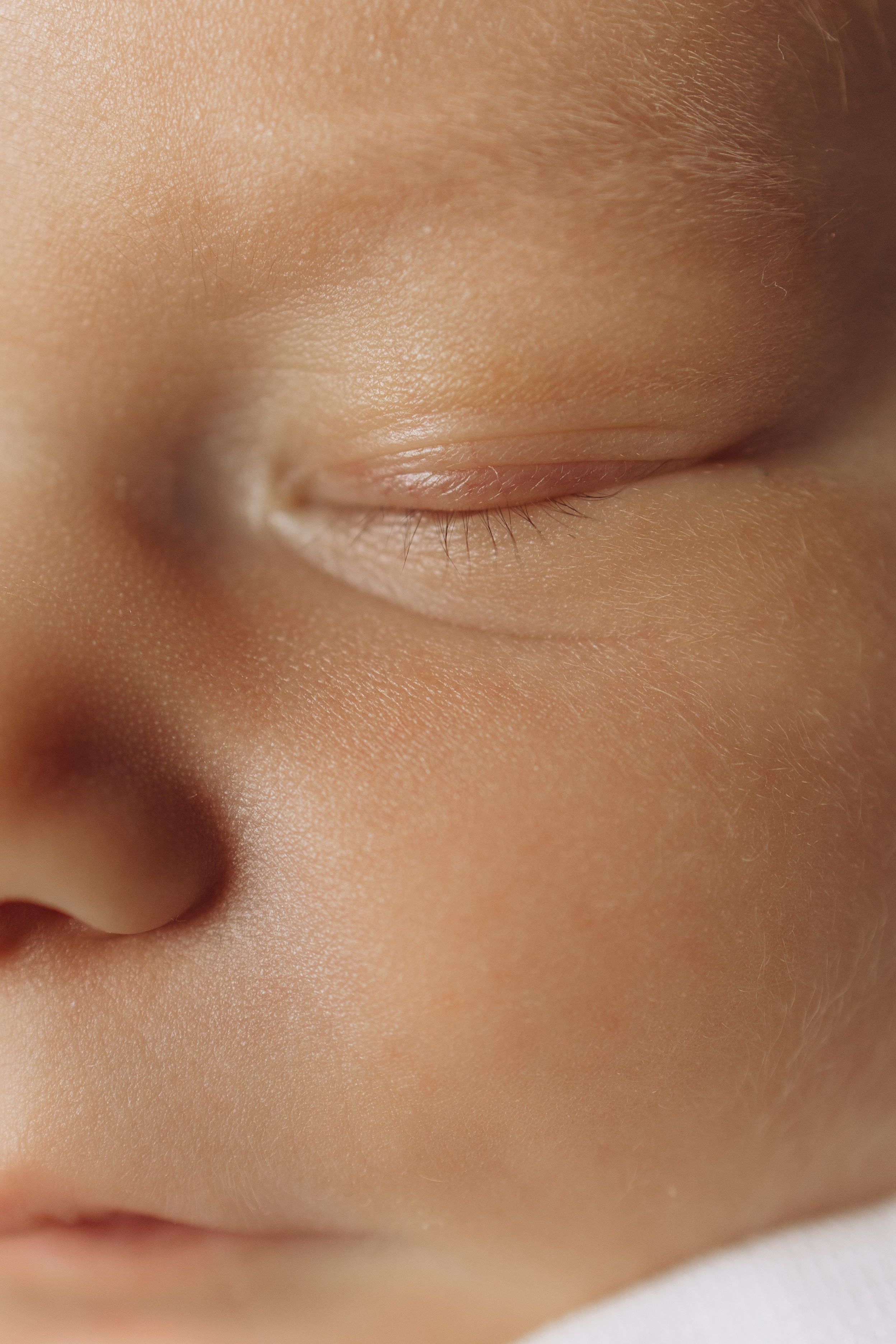 Newborn-Shooting zu Hause. Fotografin in Erlangen, Nürnberg und Umgebung