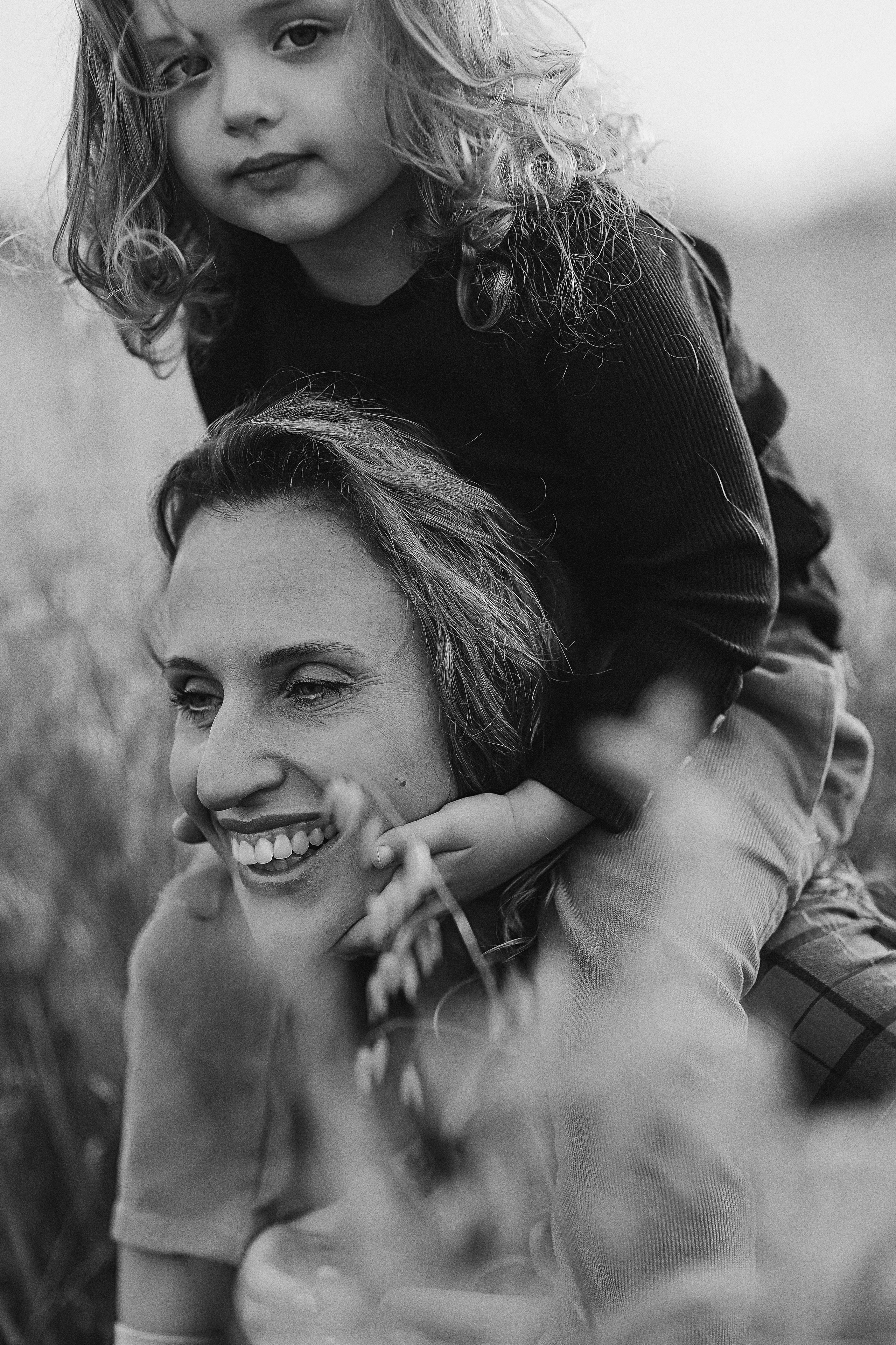 Поле. Семейный фотограф Тюмень, фотограф на роды Салмина Мария