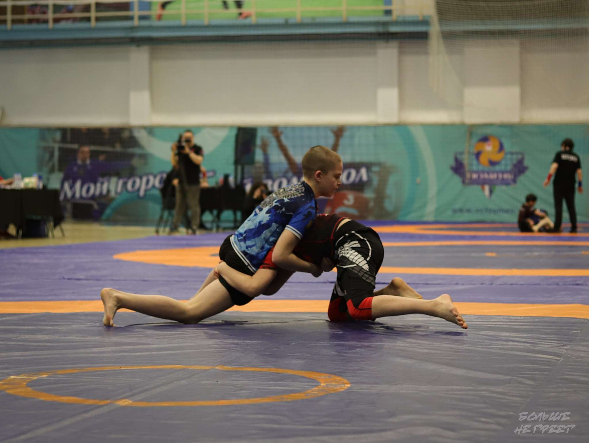 ПЕРВЕНСТВО УРФО ПО СПОРТИВНОЙ БОРЬБЕ ГРЭППЛИНГ И ГРЭППЛИНГ-ГИ. Больше не греет