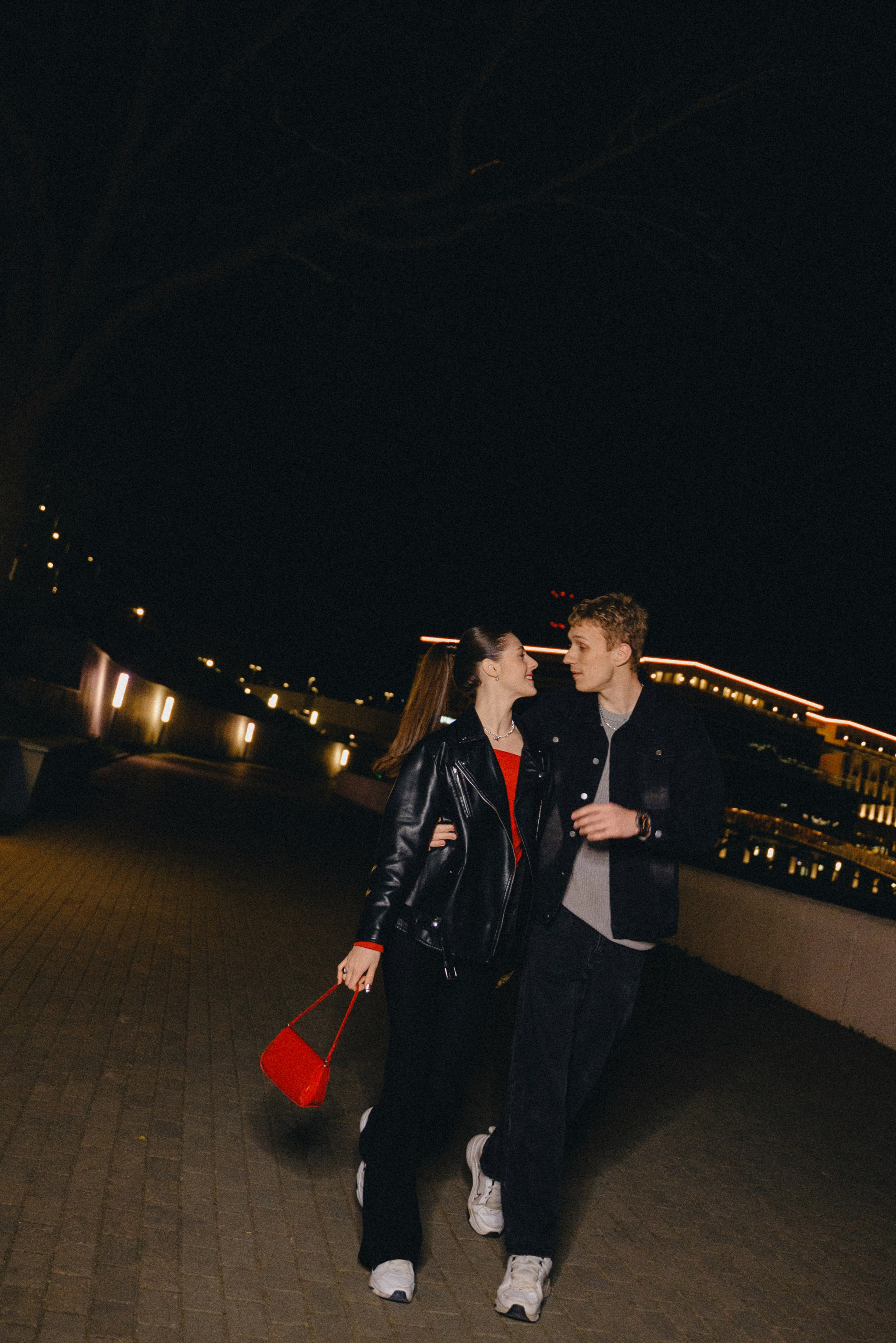 Любовь в ночном городе. Свадебный и портретный фотограф в Минске Наташа Каракулова