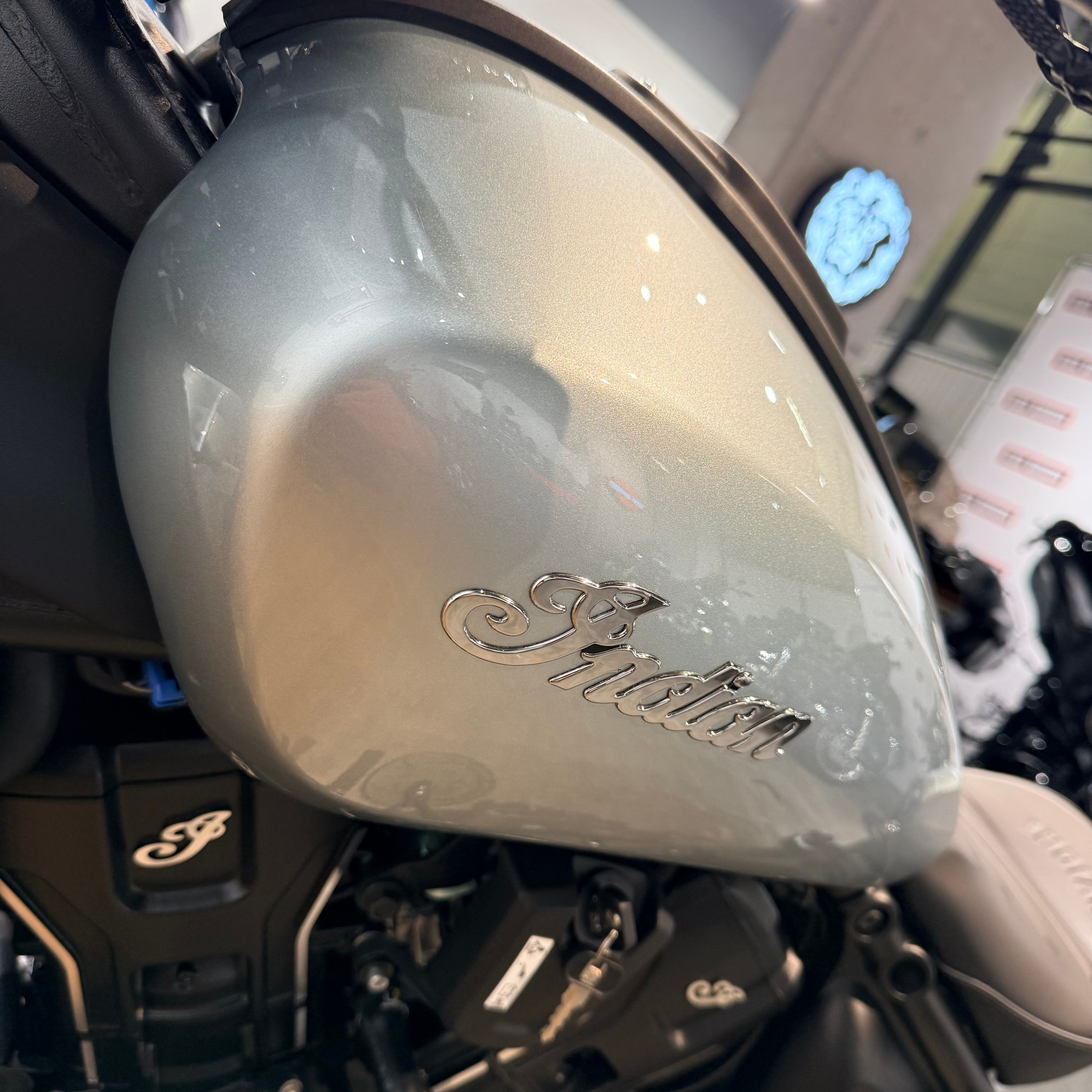 2025 NEW INDIAN Scout Sixty Limited Silver Quartz. Hello Davidson, Москва. Только хорошие мотоциклы…