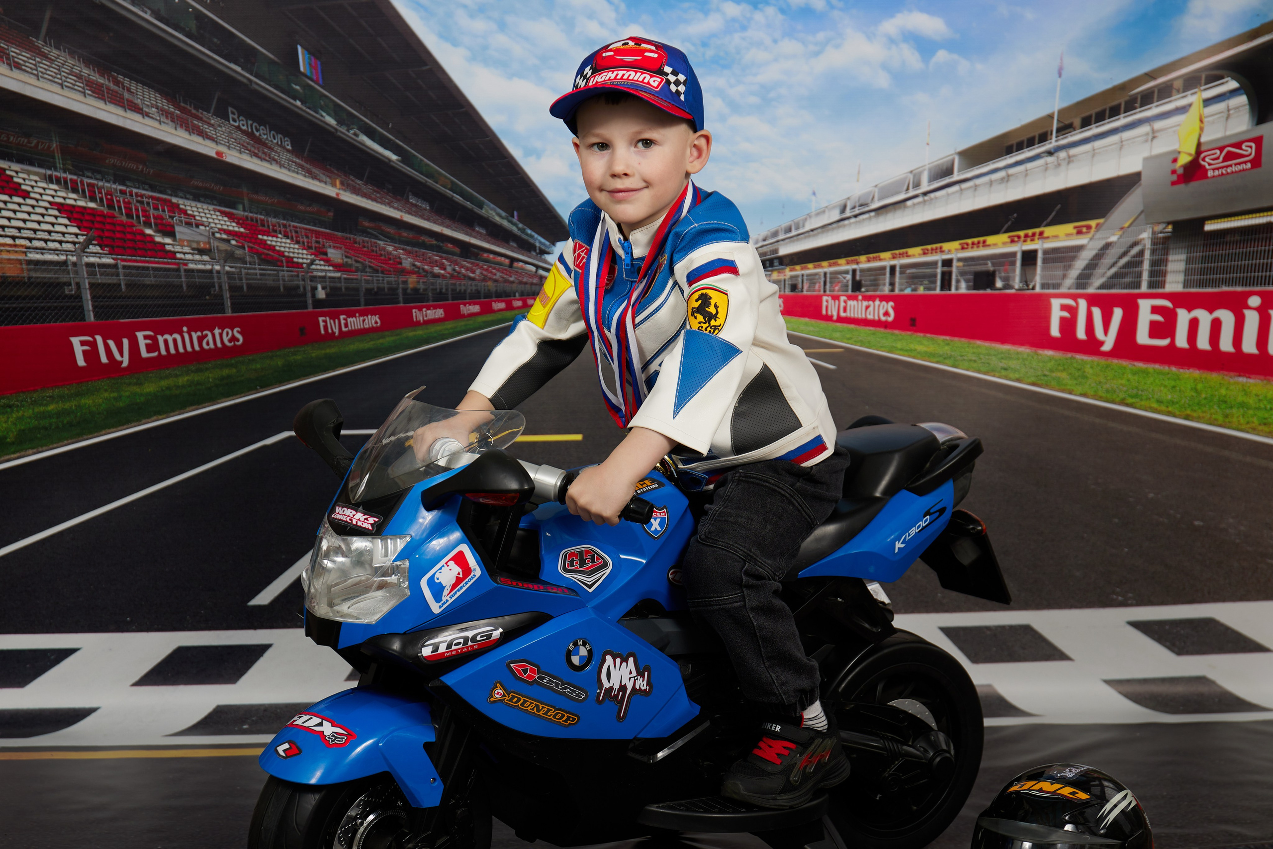 Мотогонщик. Детская выездная фотостудия