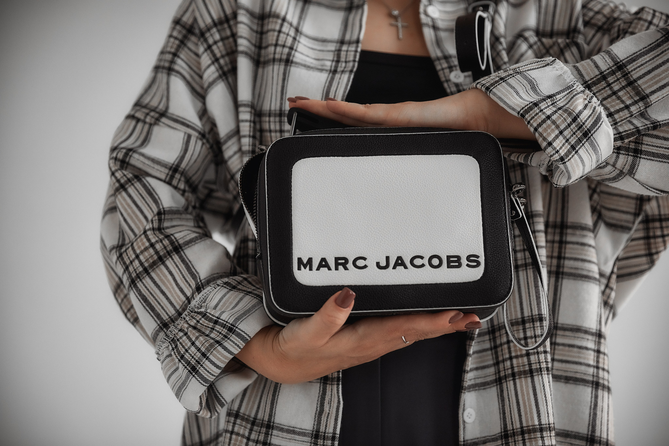 Рекламная фотография Москва | Контент для брендов | Предметная съемка. Фотограф брендов и бизнеса в Москве Алексей Сентюрин