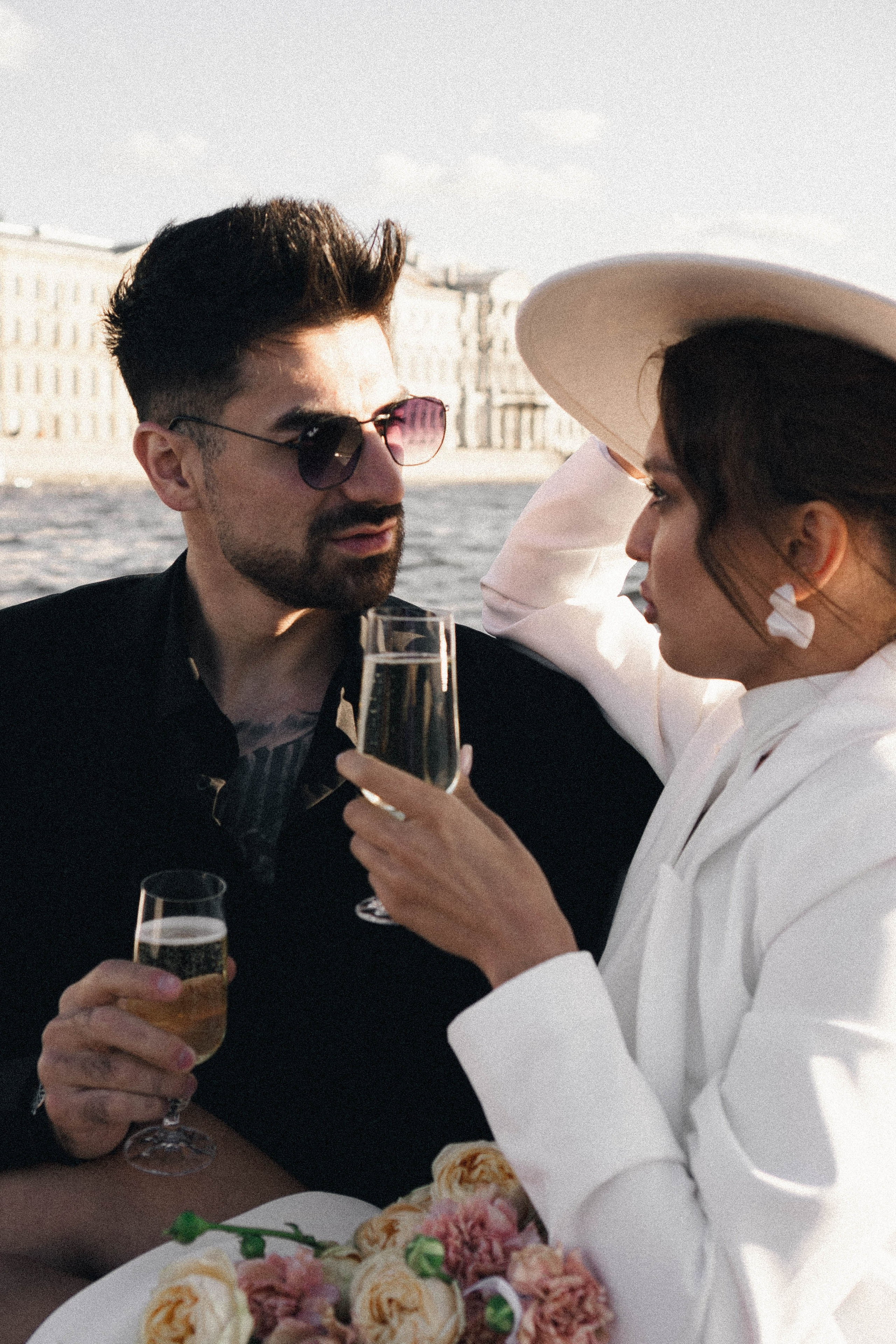 СВАДЕНБНАЯ СЬЕМКА НА КАТЕРЕ ПО КАНАЛАМ САНКТ-ПЕТЕРБУРГА И В АКВАТОРИИ НЕВЫ. Профессиональный фотограф, Санкт-Петербург — Виктория Богомолова