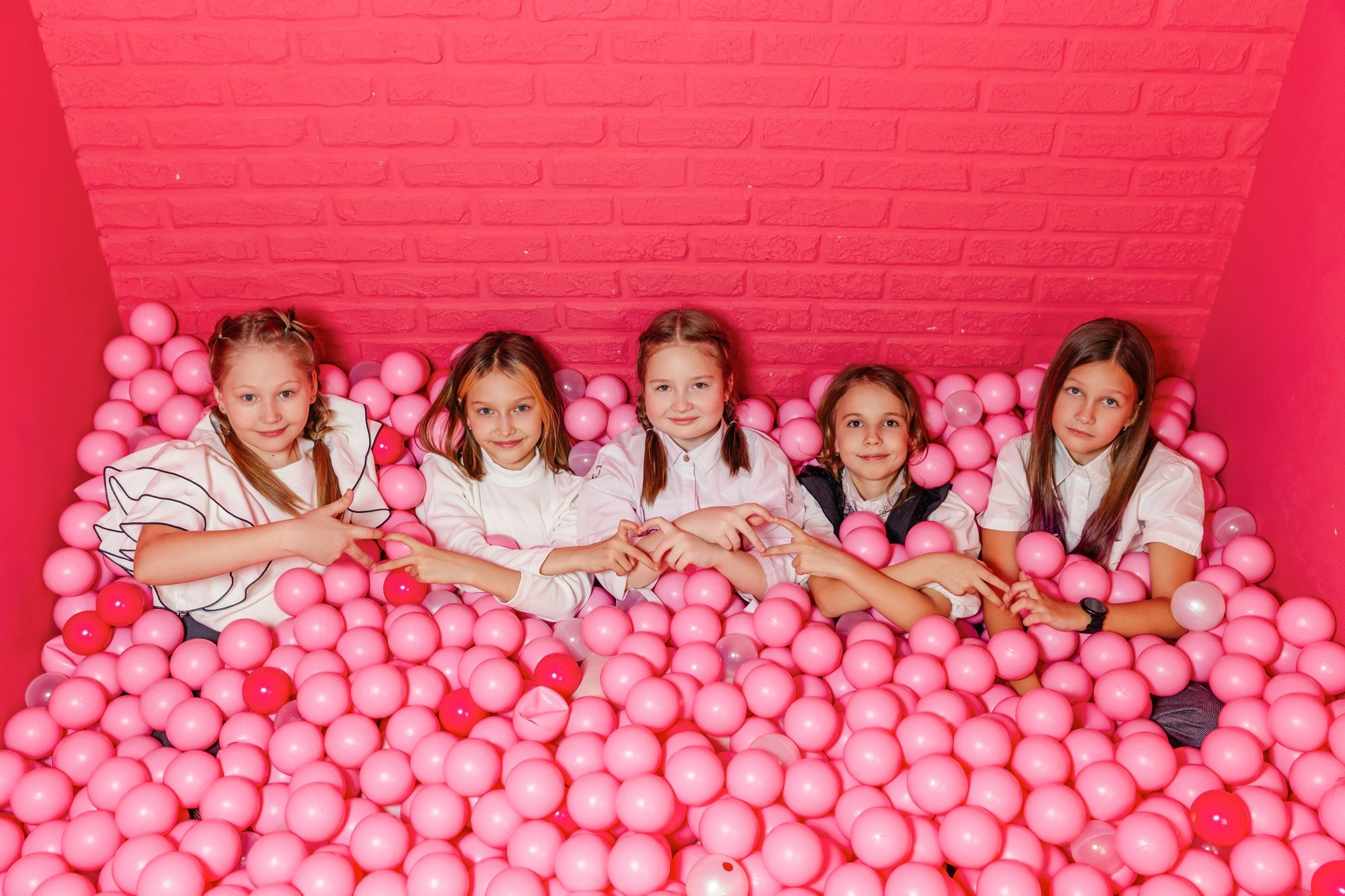 Фотосессия в студии: 159 школа 4 класс. СИГМА | Студия выпускных альбомов Красноярск