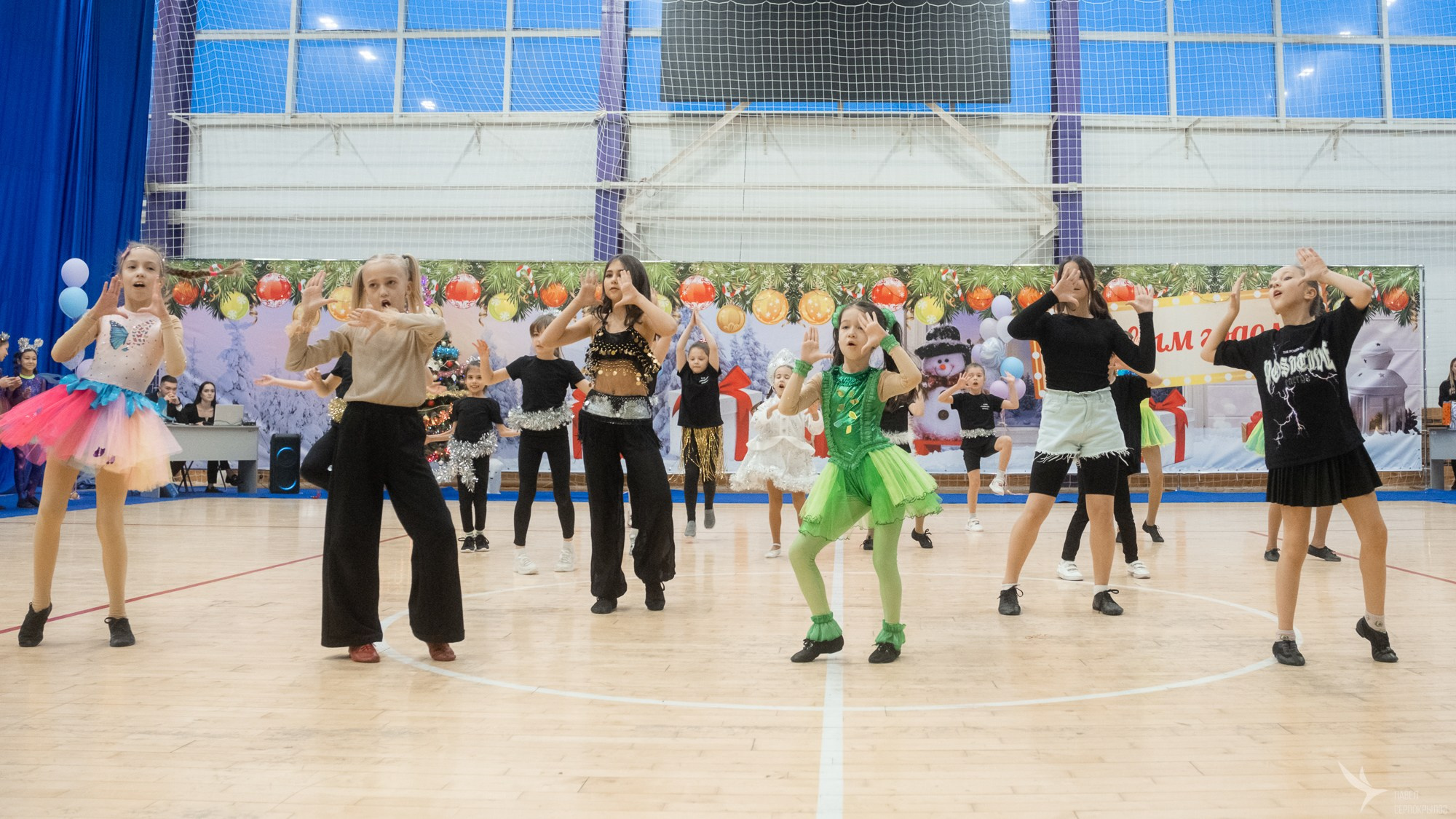 Новогодний фестиваль отделения спортивной школы Триумф и клуба Стимул. Репортажный фотограф в Казани Павел Серпокрылов