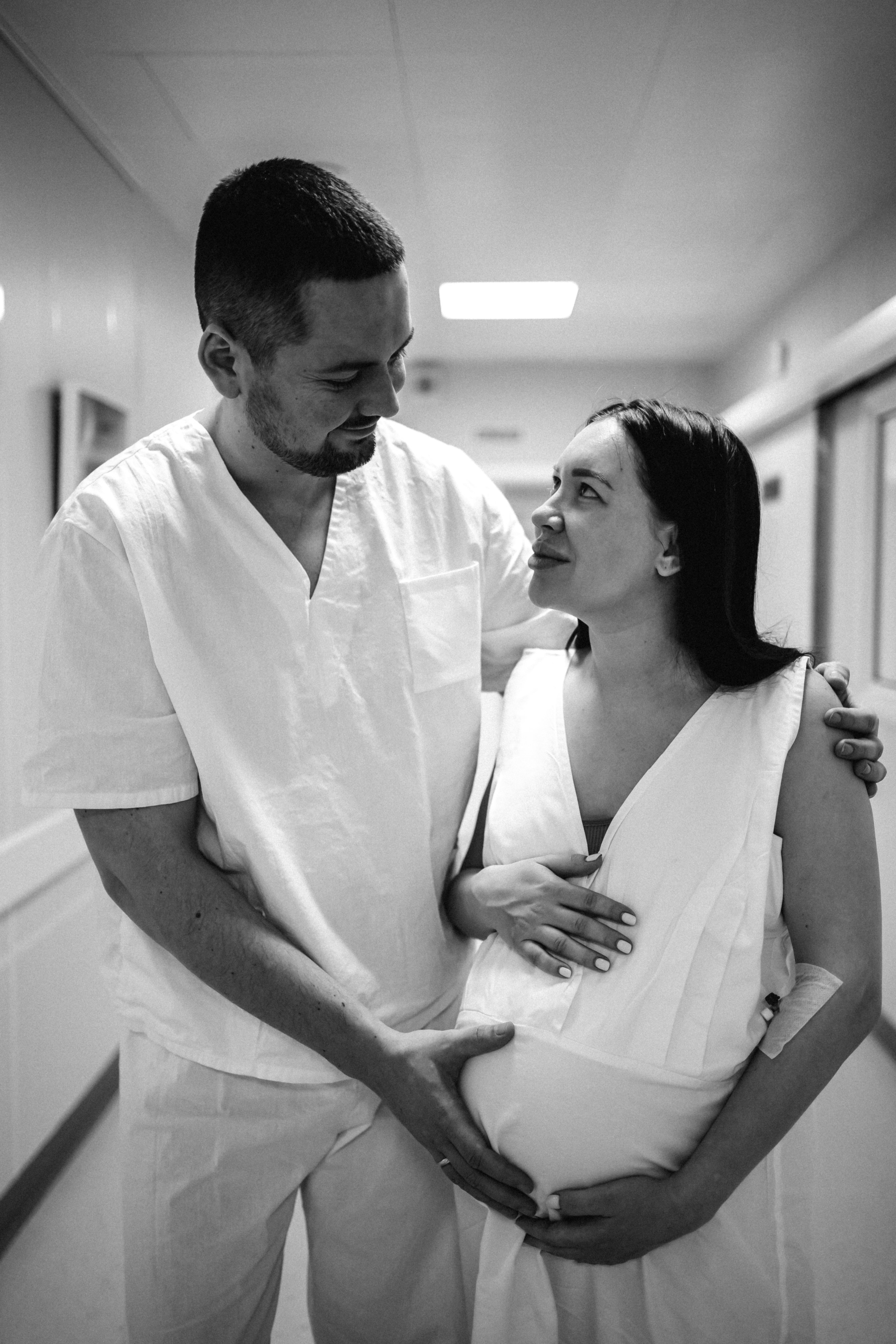 Съемка родов ЧБ. Фотограф и видеограф на роды в Москве Подшивалова Полина