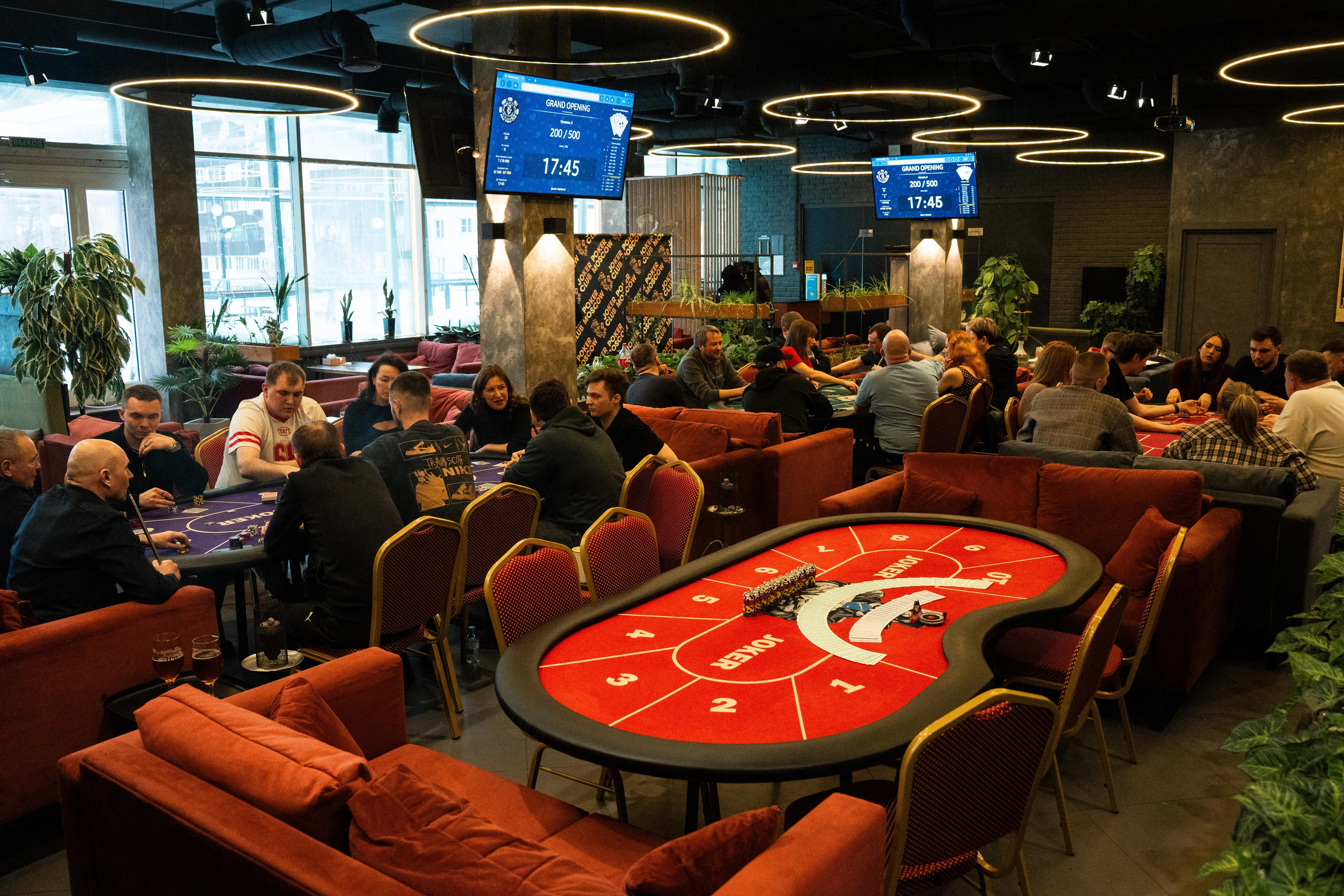 Joker Poker Club 28.02.2026. Коммерческий и художественный фотограф и видеограф в Москве Арсений Тургенев