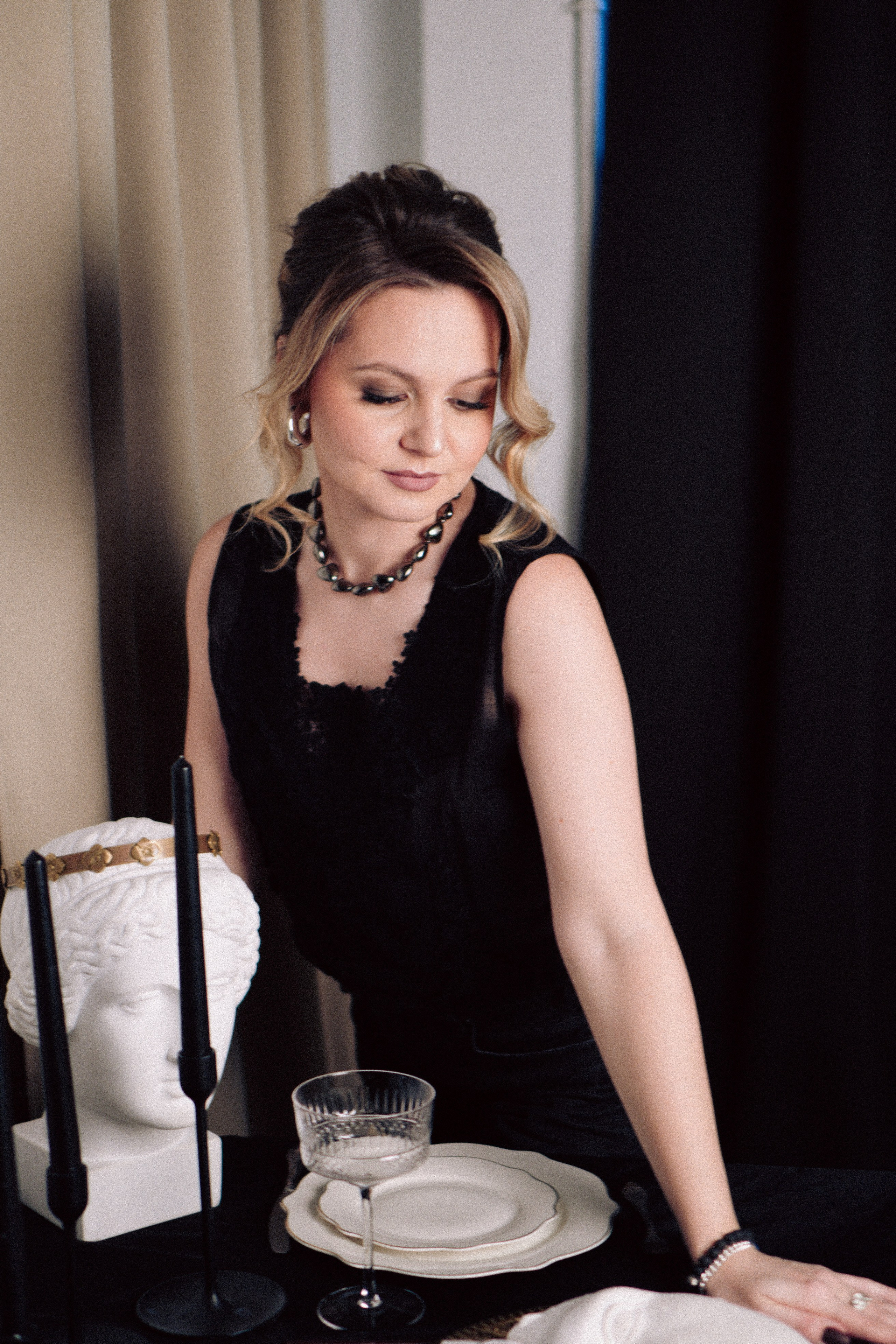 НОВОГОДНЯЯ ФОТОСЕСИИЯ В СТУДИИ ДЛЯ ДЕВУШКИ И ПРОГУЛКА ПО ЧЕРНЫШЕВСКОЙ. Профессиональный фотограф, Санкт-Петербург — Виктория Богомолова