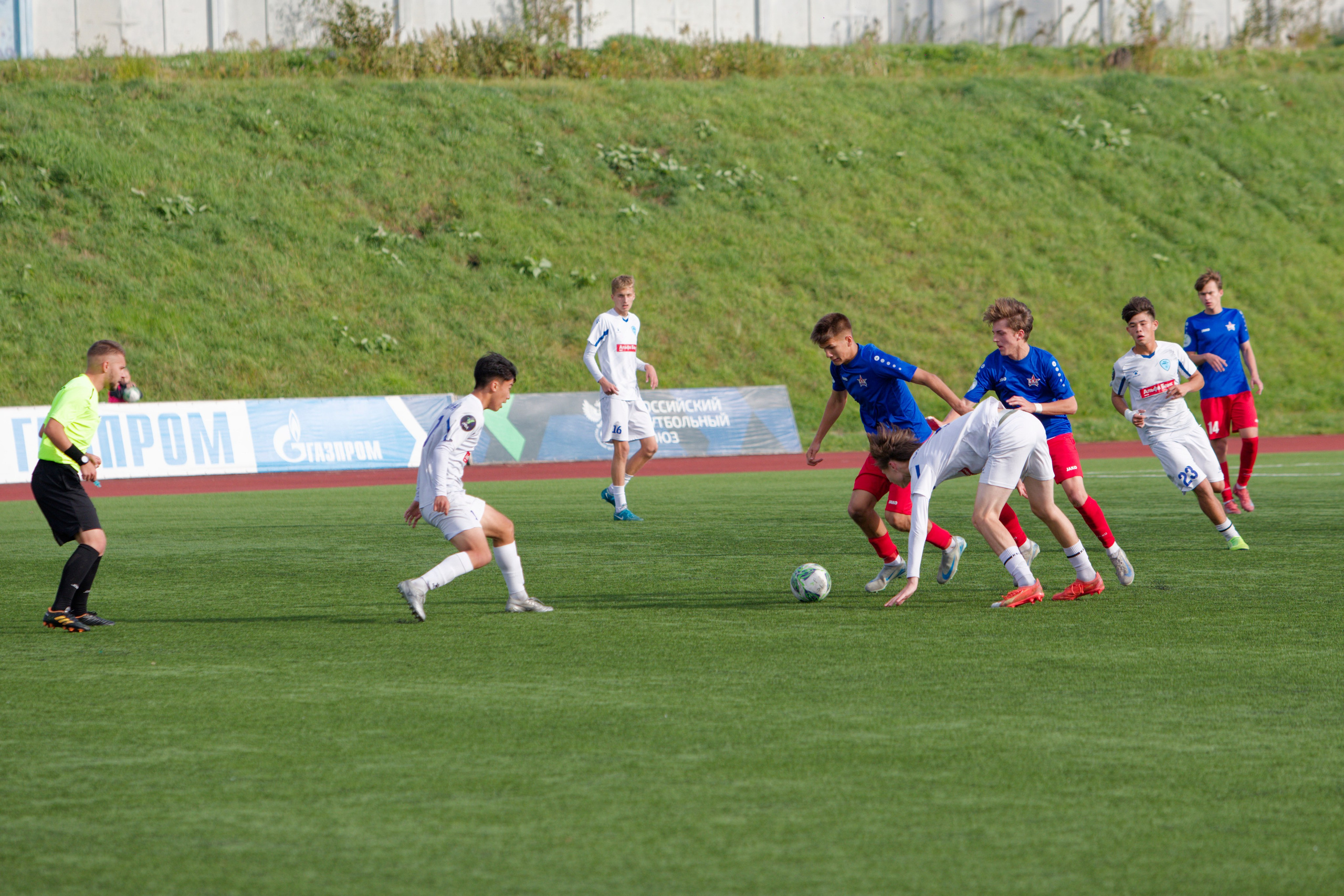 Матч ЮФЛ Сахалин-Хабаровск (U-18). Кутузов Евгений Фотограф в Южно-Сахалинске