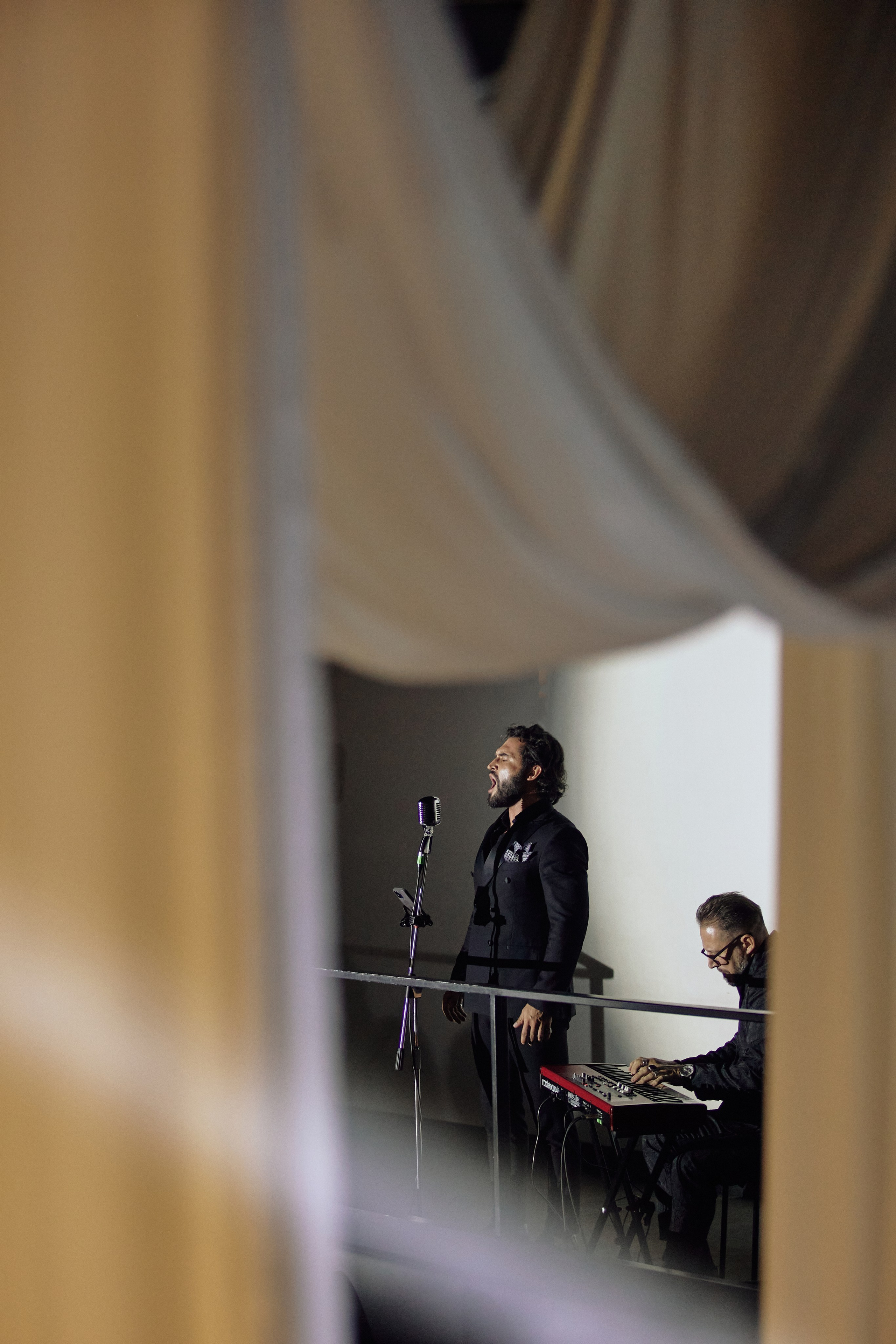 A MIRROR IS ONLY A HEART. Дмитрий Мазуркевич: Профессиональный Репортажный Фотограф