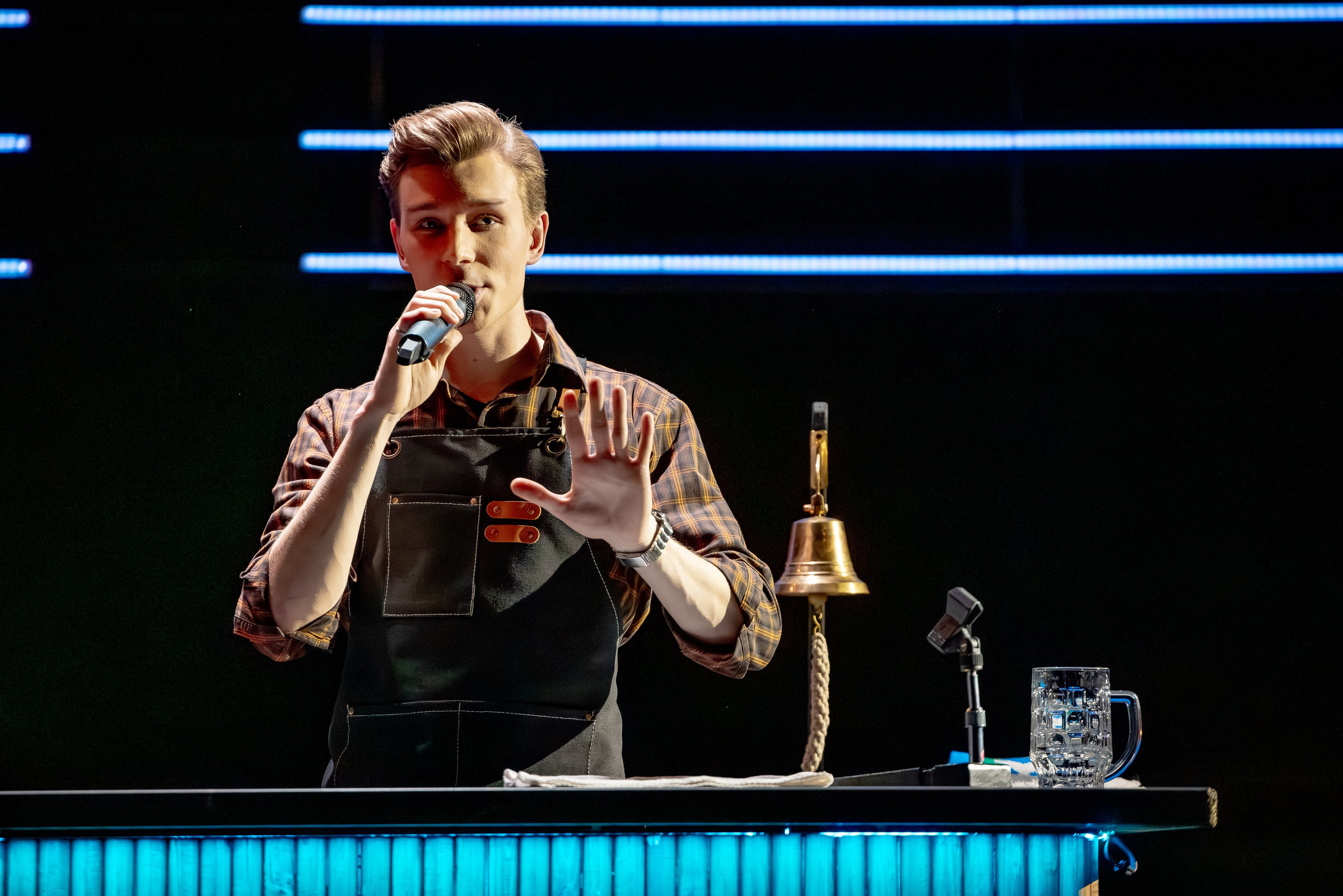 «На дне.doc» Самарского академического театра драмы им. М. Горького в рамках фестиваля «Биеннале театрального искусства. Уроки режиссуры». Фотограф и режиссер Московко Екатерина