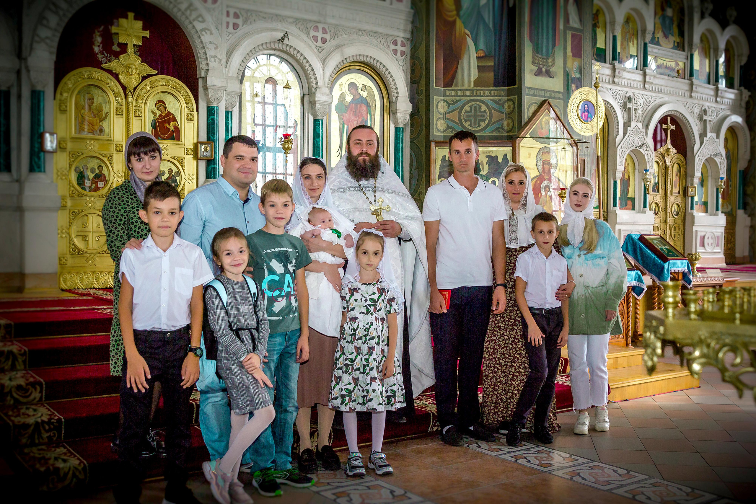 ТАИНСТВО КРЕЩЕНИЯ. Современные Выпускные Альбомы в Ростове-на-Дону
