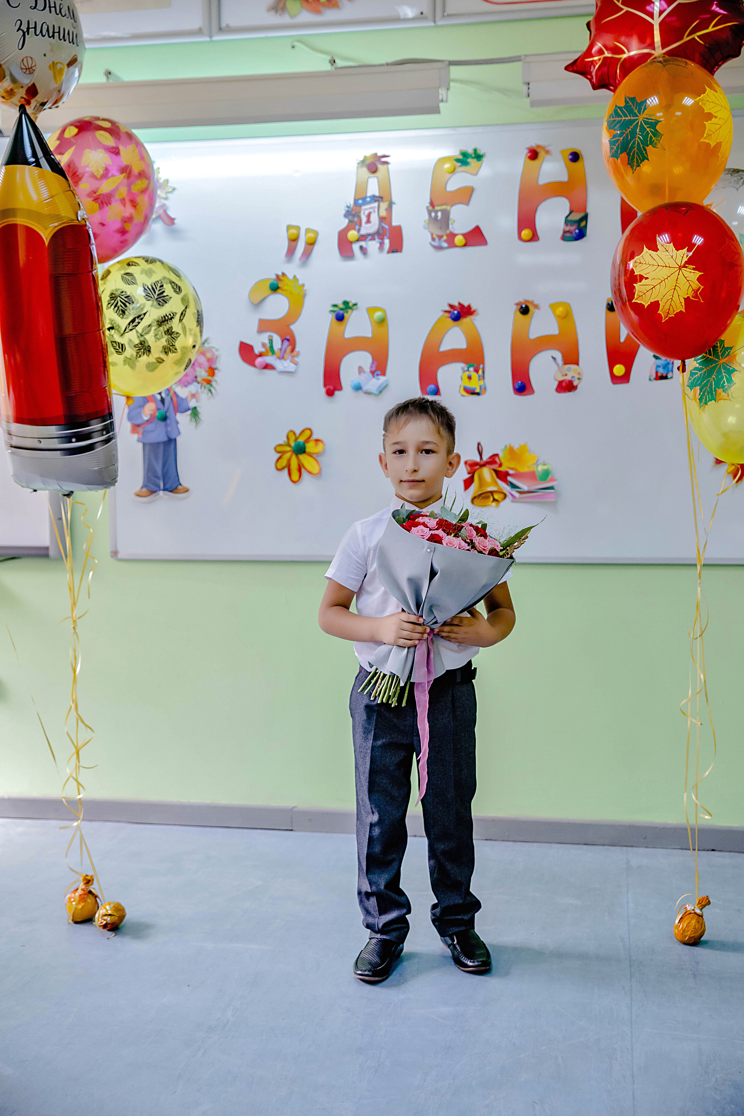 ЛИНЕЙКА ГИМНАЗИЯ 1 СЕНТЯБРЯ. Современные Выпускные Альбомы в Ростове-на-Дону