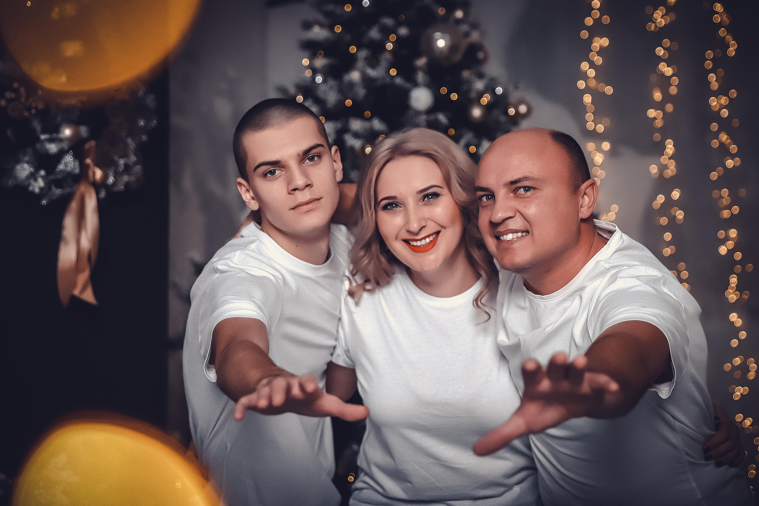 ЕЛЕНА, СЕРГЕЙ И ЮРИЙ. Современные Выпускные Альбомы в Ростове-на-Дону