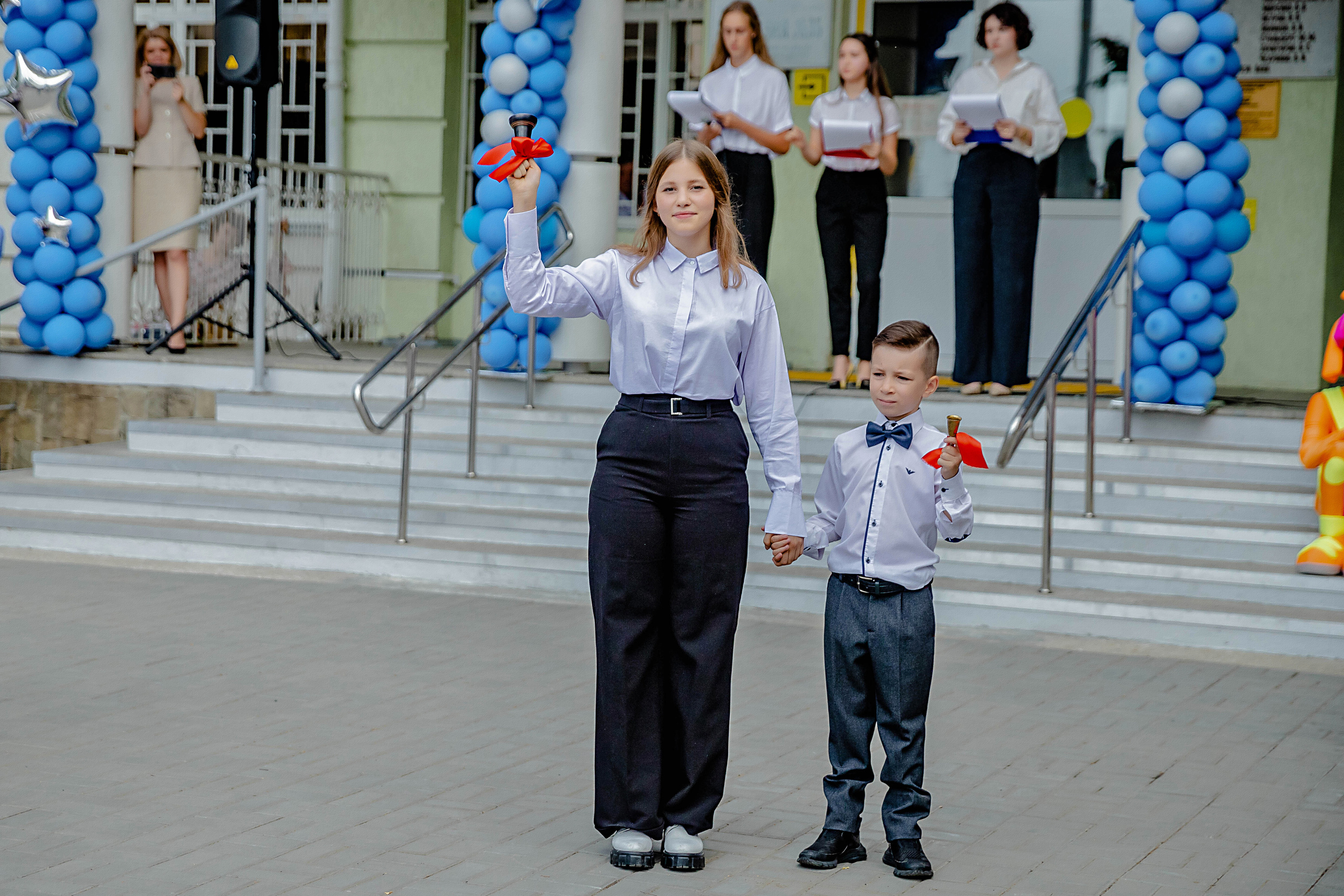 ЛИНЕЙКА ГИМНАЗИЯ 1 СЕНТЯБРЯ. Современные Выпускные Альбомы в Ростове-на-Дону