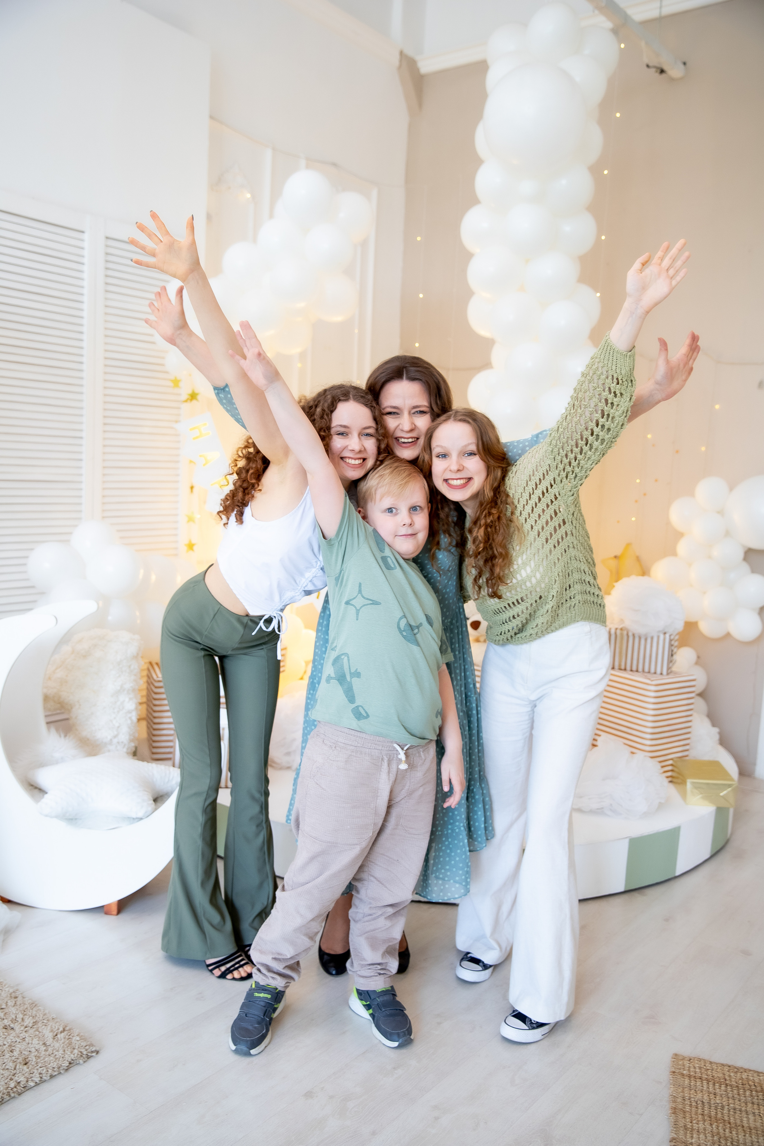 МАМА И ТРОЕ ДЕТОК. Современные Выпускные Альбомы в Ростове-на-Дону