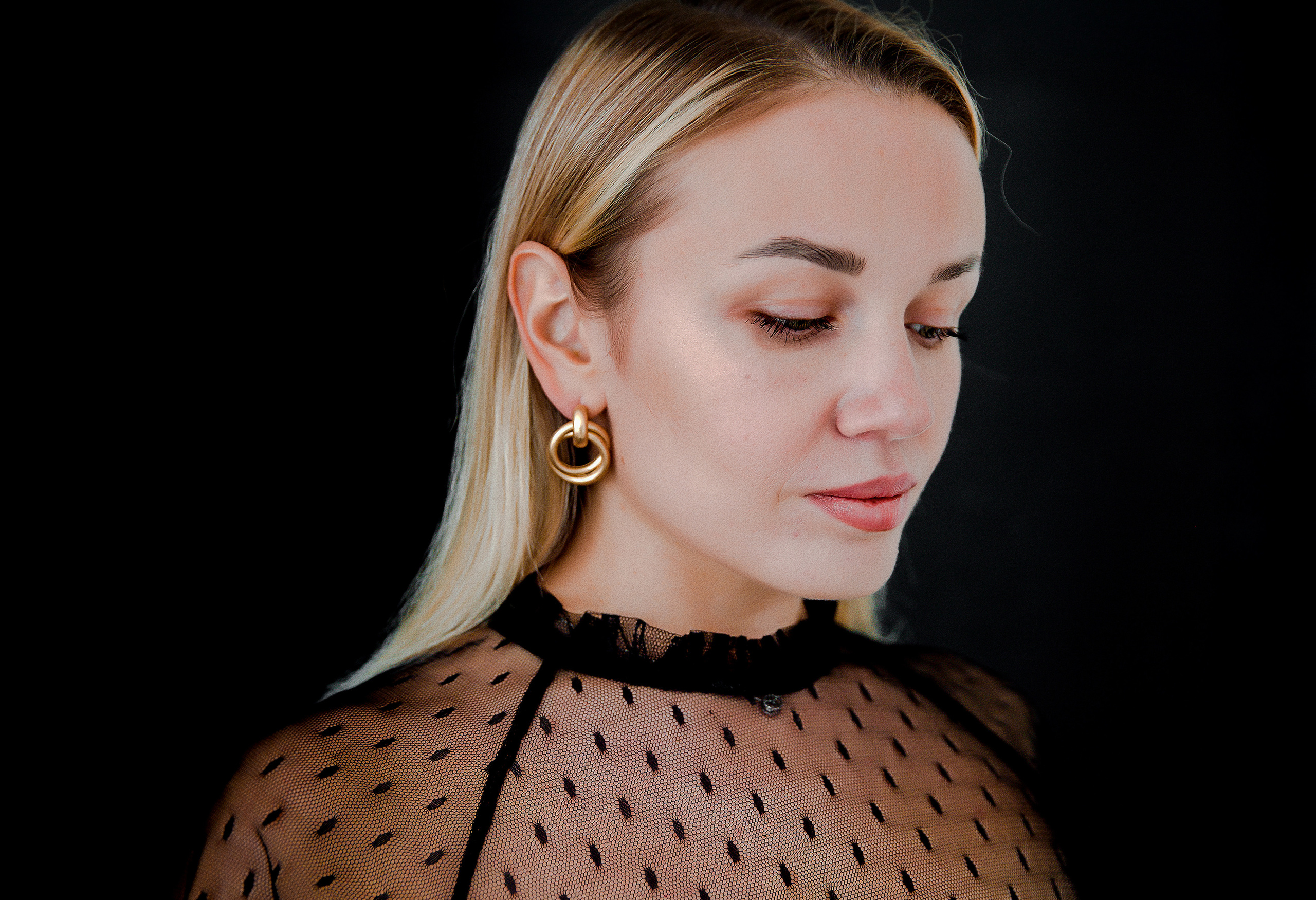 ВИКТОРИЯ. Современные Выпускные Альбомы в Ростове-на-Дону