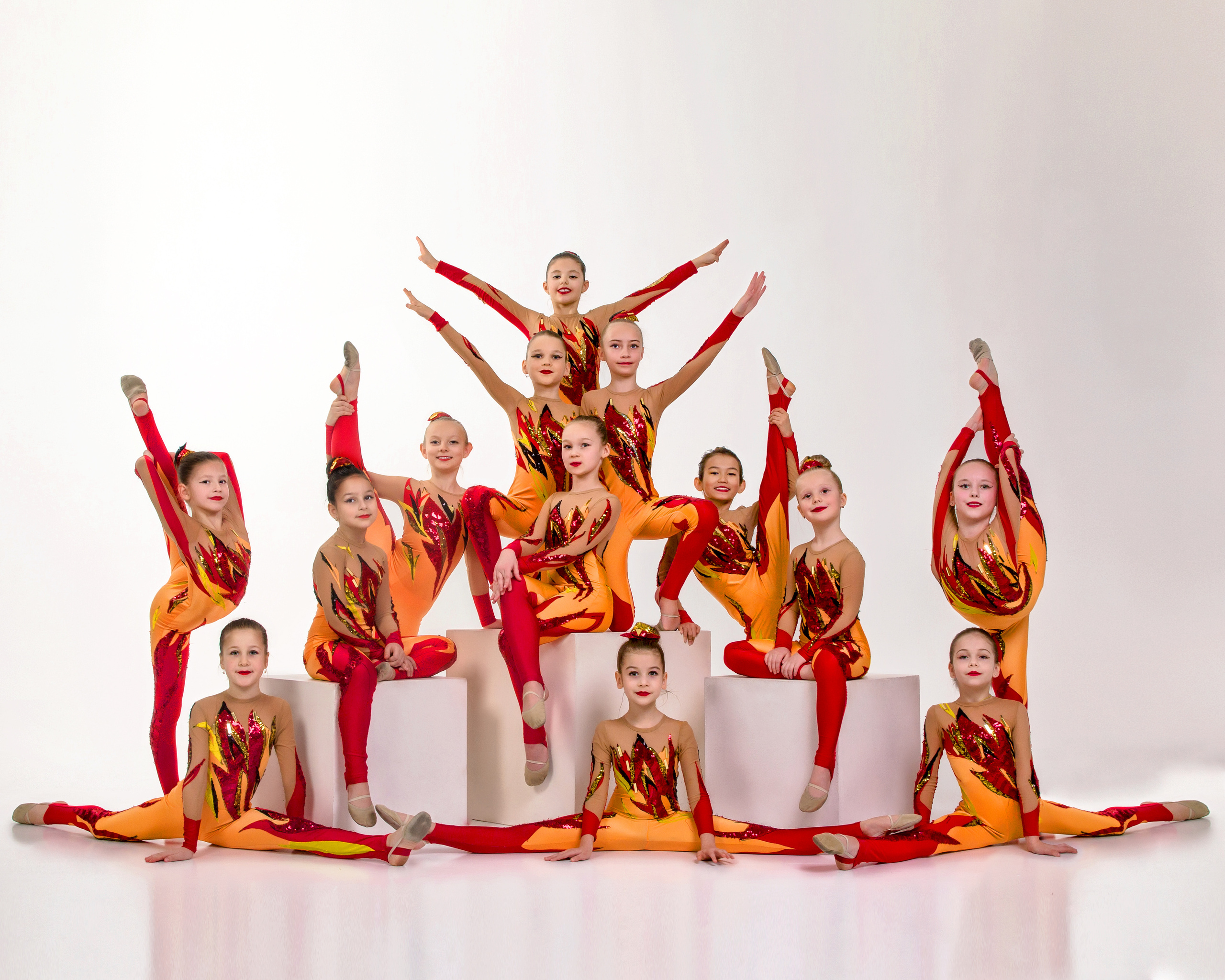 КОЛЛЕКТИВНЫЕ ФОТО. Современные Выпускные Альбомы в Ростове-на-Дону