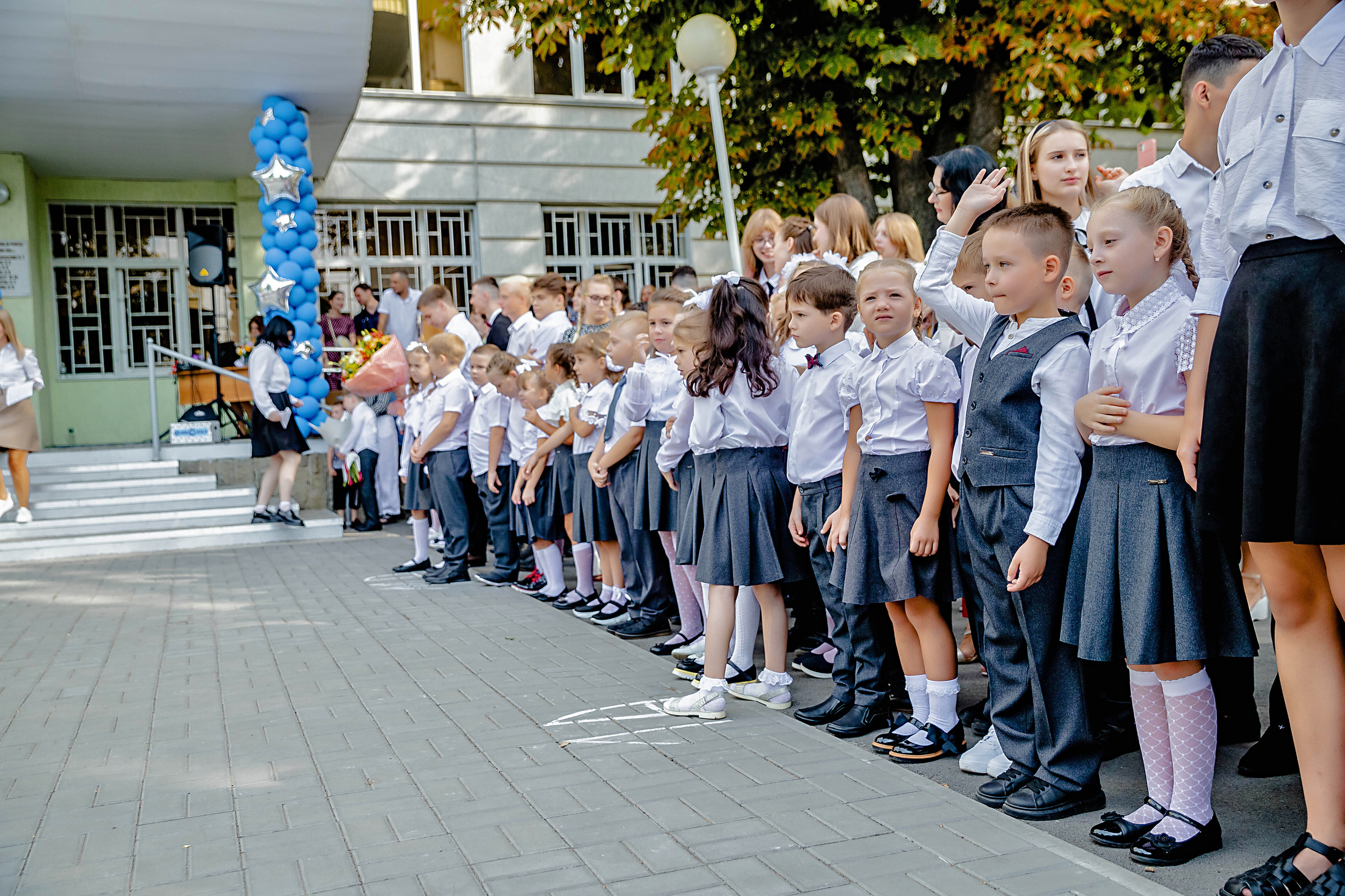 ЛИНЕЙКА ГИМНАЗИЯ 1 СЕНТЯБРЯ. Современные Выпускные Альбомы в Ростове-на-Дону