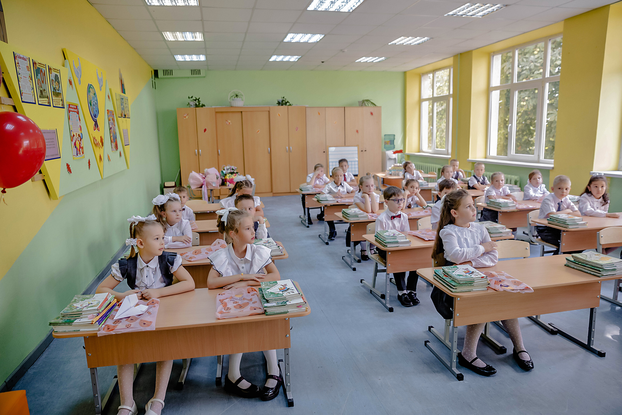 ЛИНЕЙКА ГИМНАЗИЯ 1 СЕНТЯБРЯ. Современные Выпускные Альбомы в Ростове-на-Дону